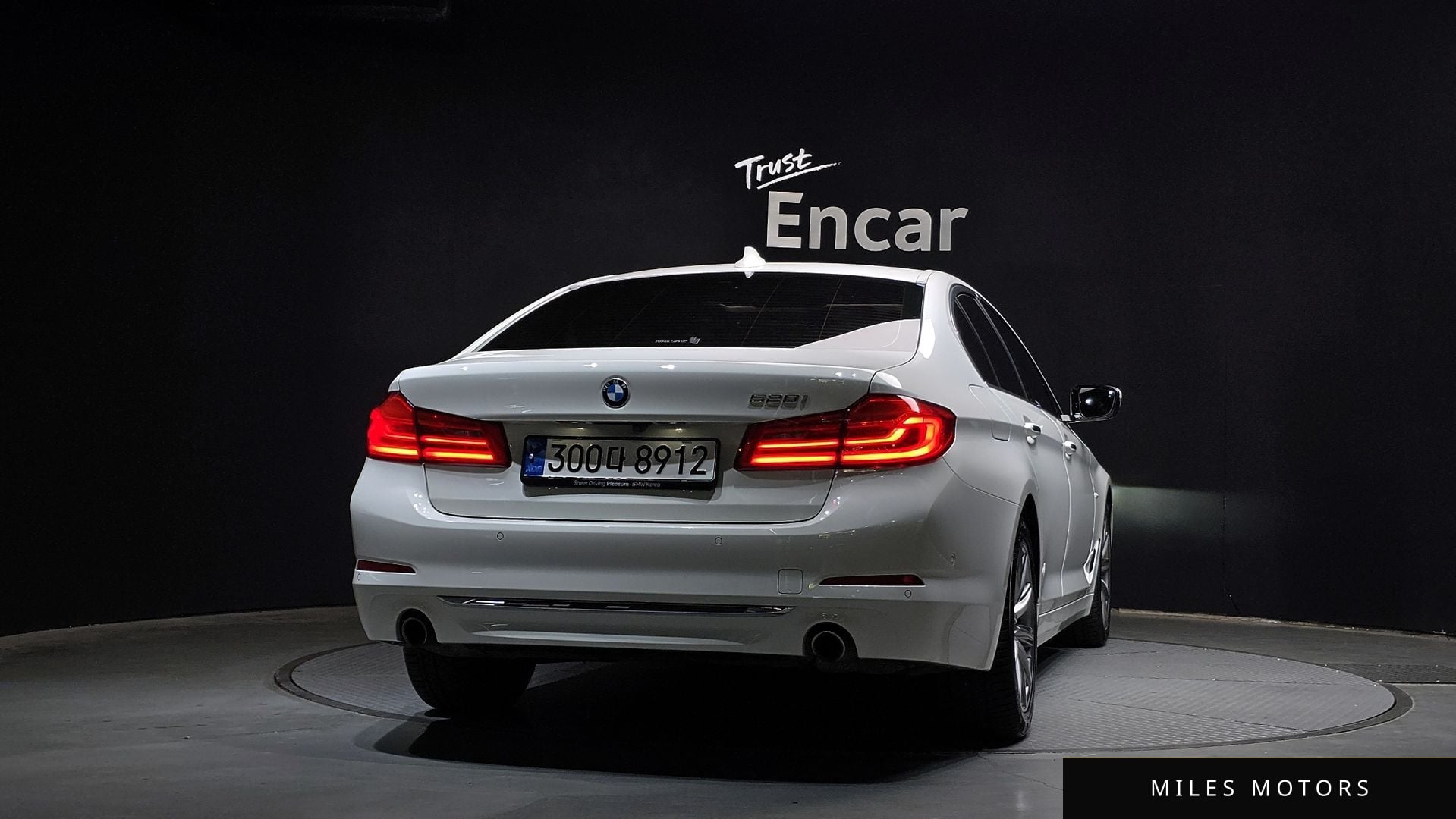 BMW 5 Series (G30) 2018 — миниатюра 4