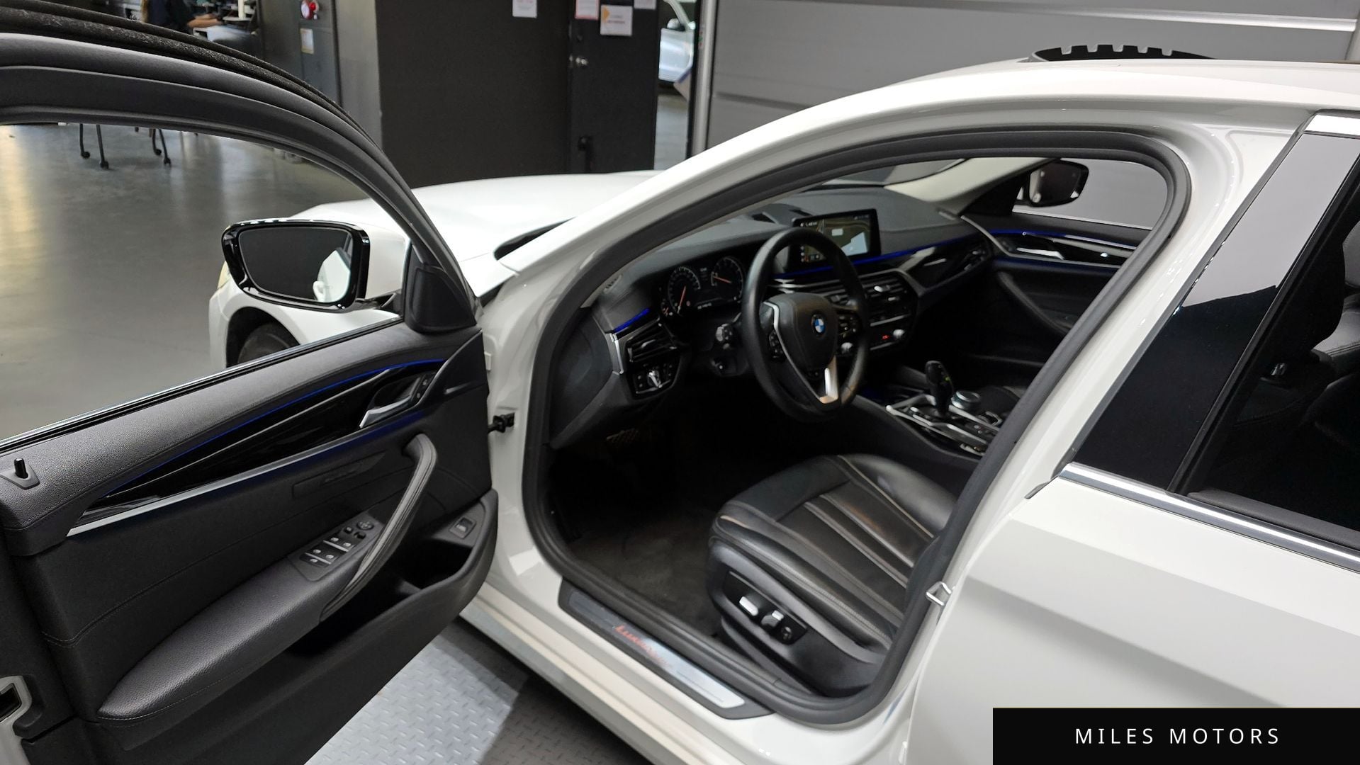 BMW 5 Series (G30) 2018 — миниатюра 11