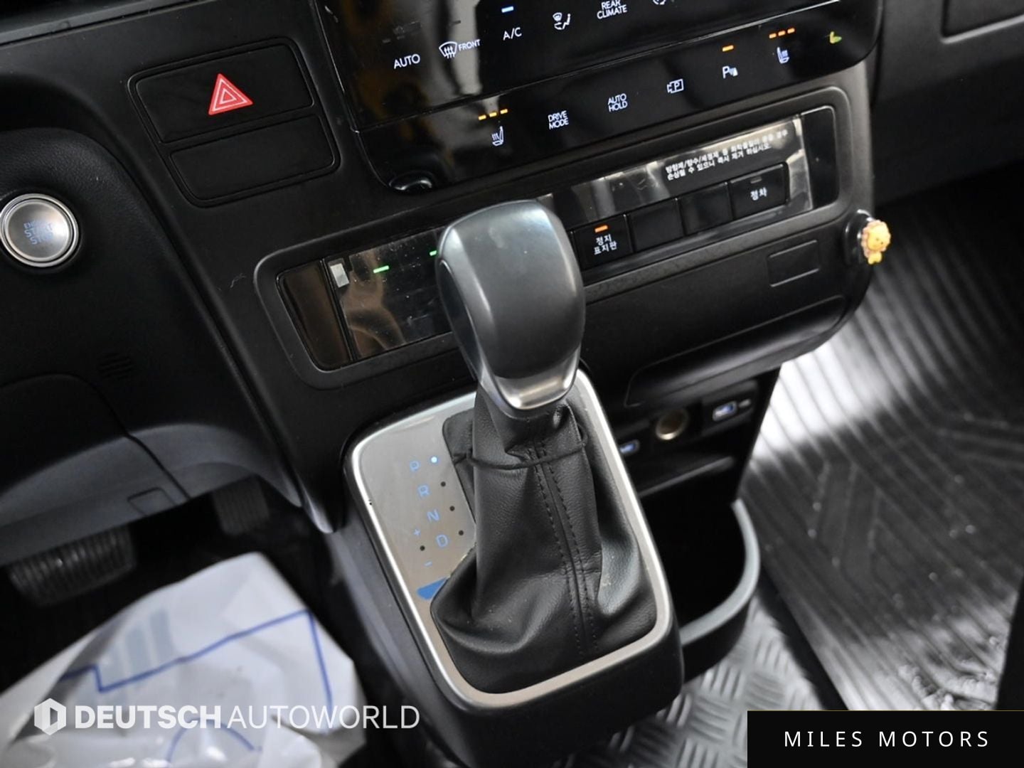 Hyundai Staria 2023 — миниатюра 9