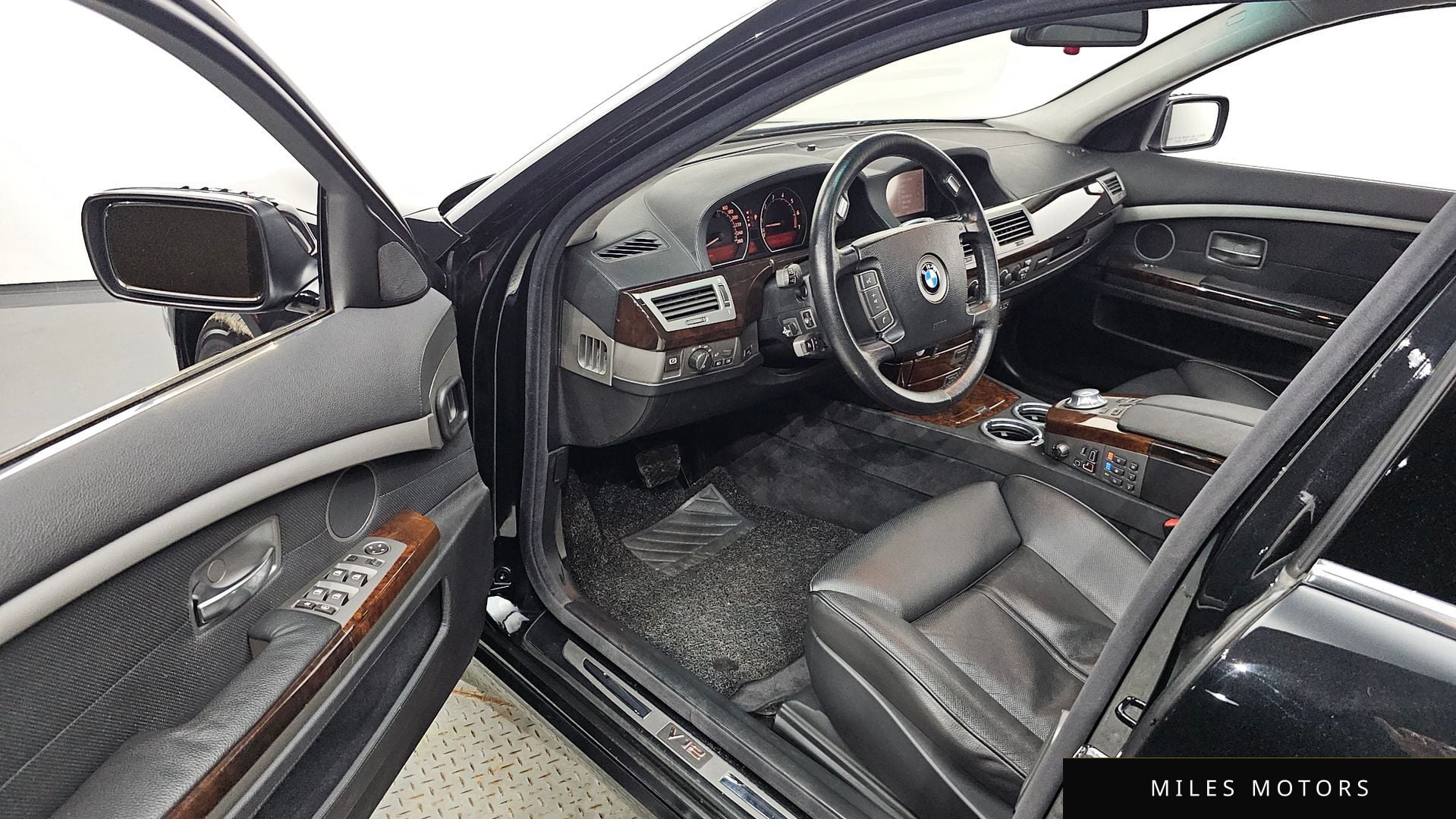 BMW 7 Series (E65) 2004 — миниатюра 10