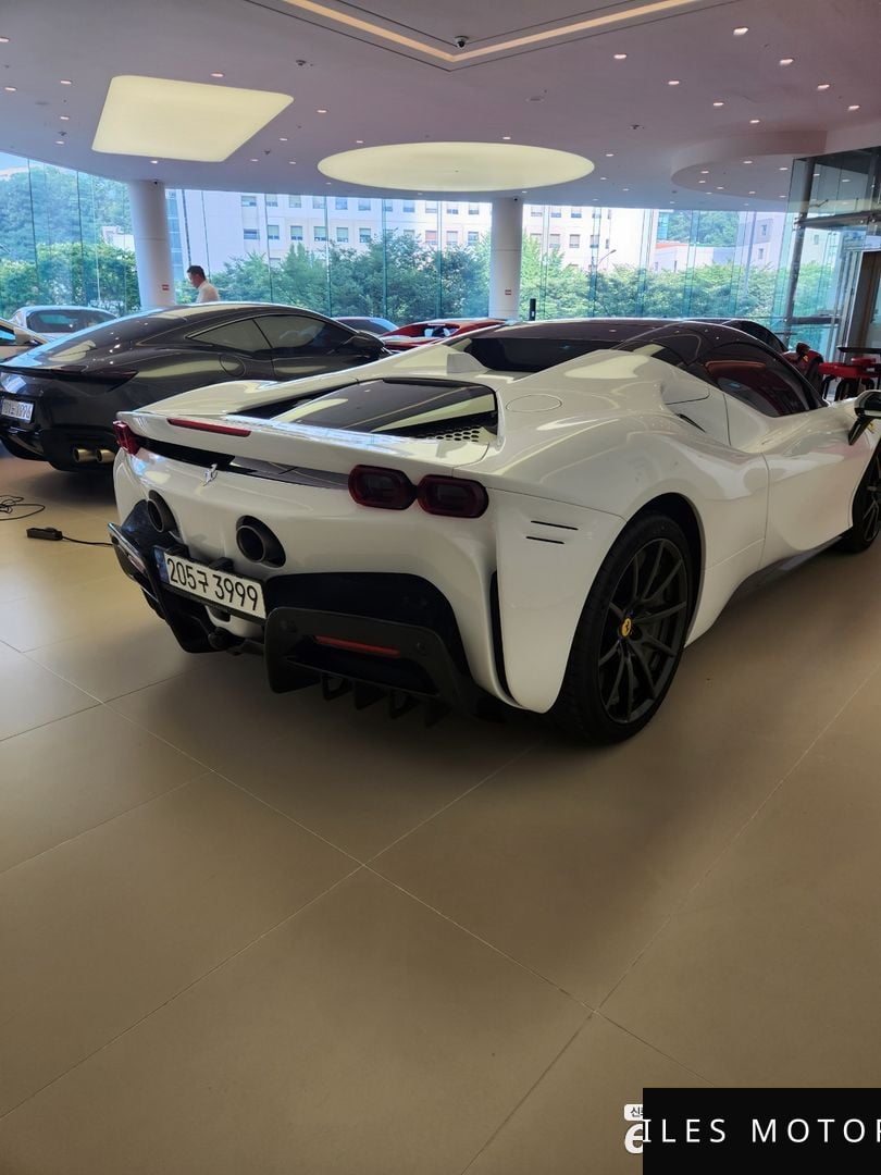 Ferrari SF90 2023 — миниатюра 2
