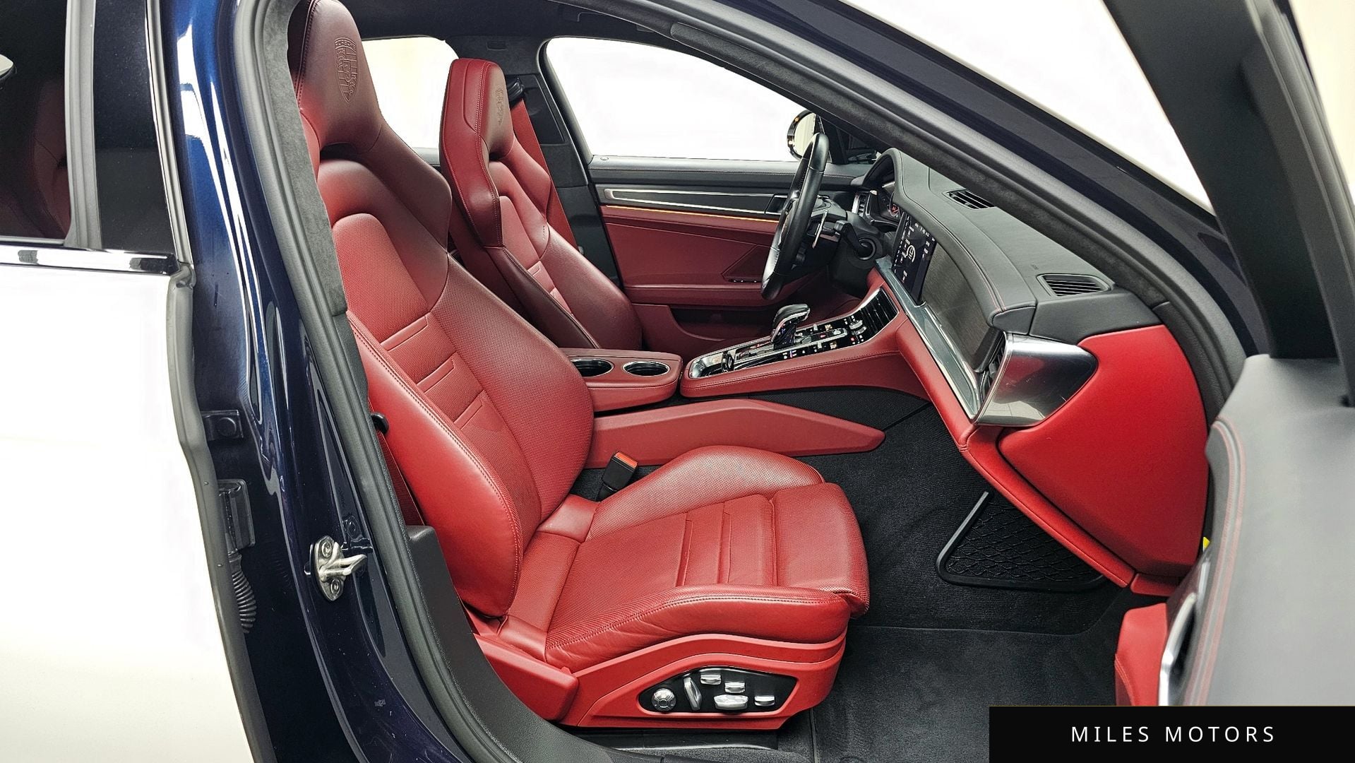 Porsche Panamera 2021 — миниатюра 10