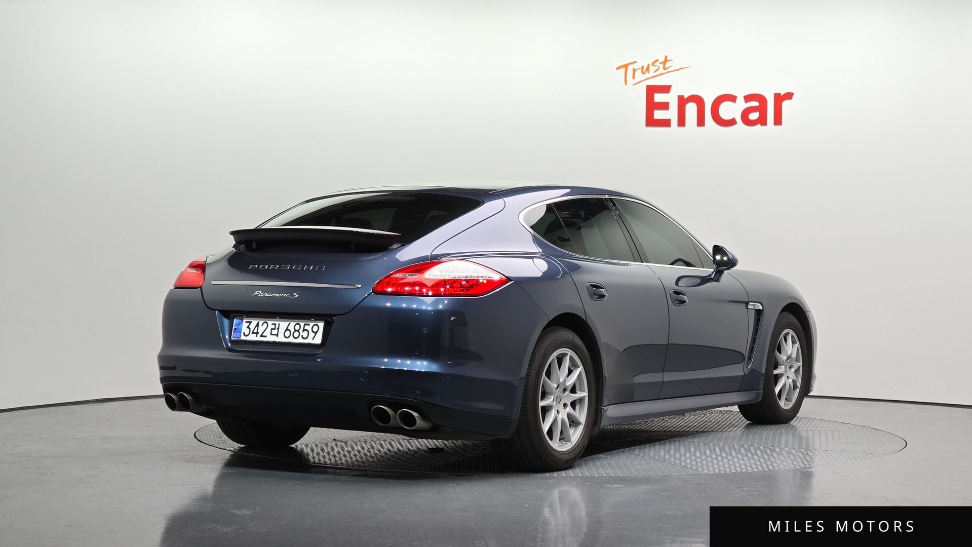 Porsche Panamera 2010 — миниатюра 2