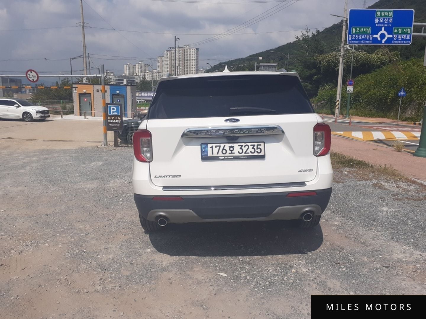 Ford Explorer 2022 — миниатюра 10