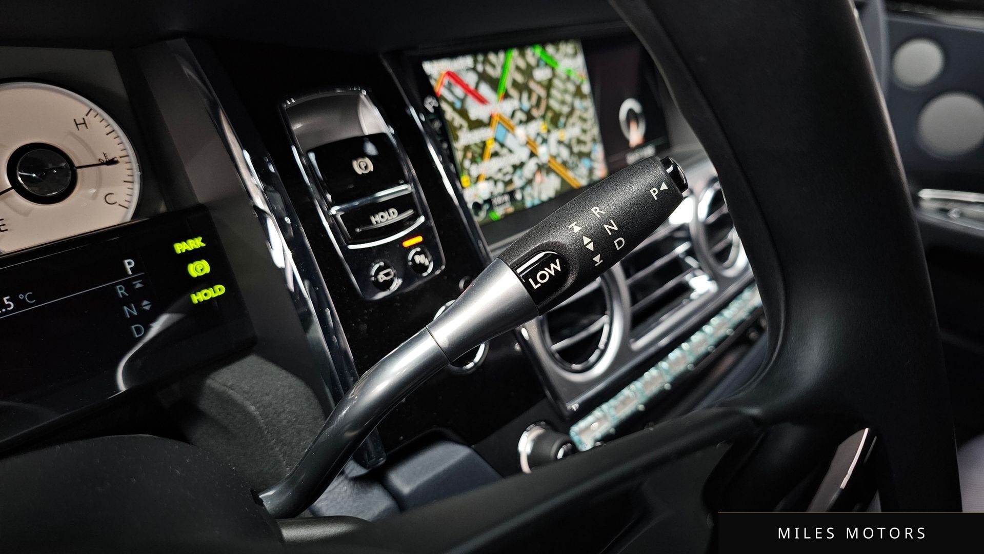 Rolls-Royce 고스트 2019 — миниатюра 9
