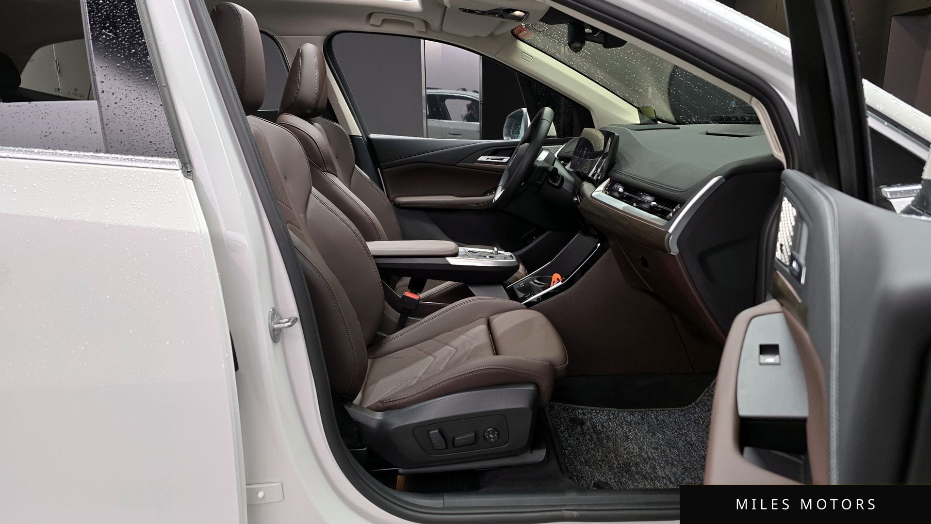 BMW 2시리즈 액티브 투어러 (U06) 2025 — миниатюра 10