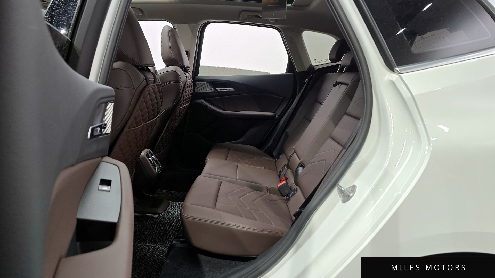BMW 2시리즈 액티브 투어러 (U06) 2025 — миниатюра 12