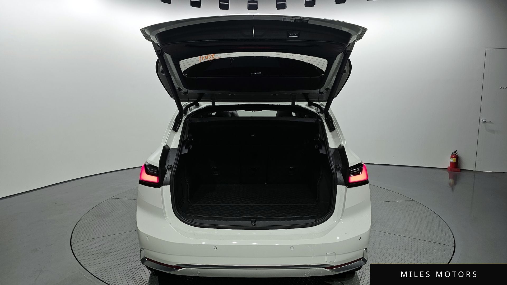 BMW 2시리즈 액티브 투어러 (U06) 2025 — миниатюра 20