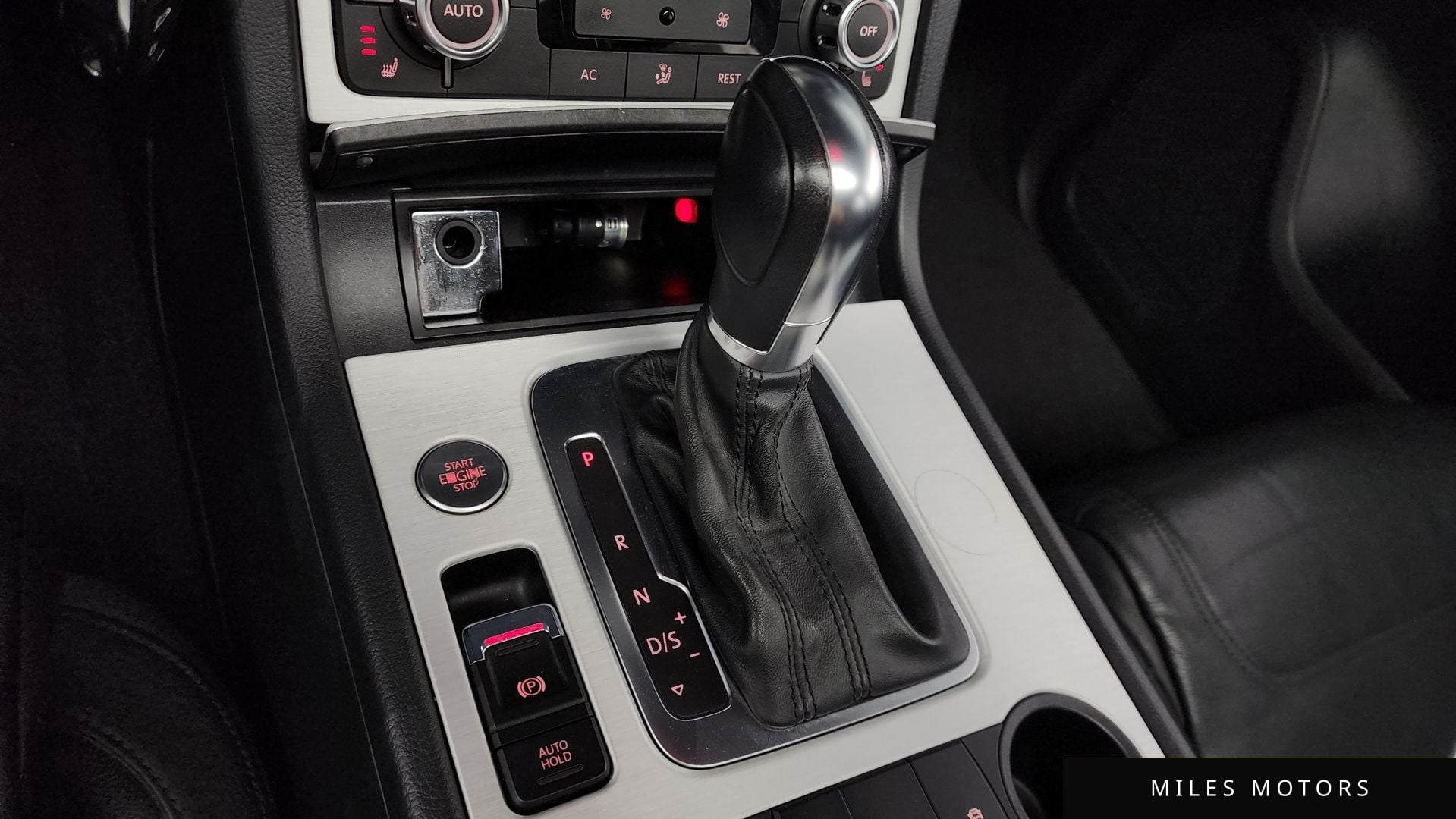 Volkswagen 투아렉 2013 — миниатюра 9