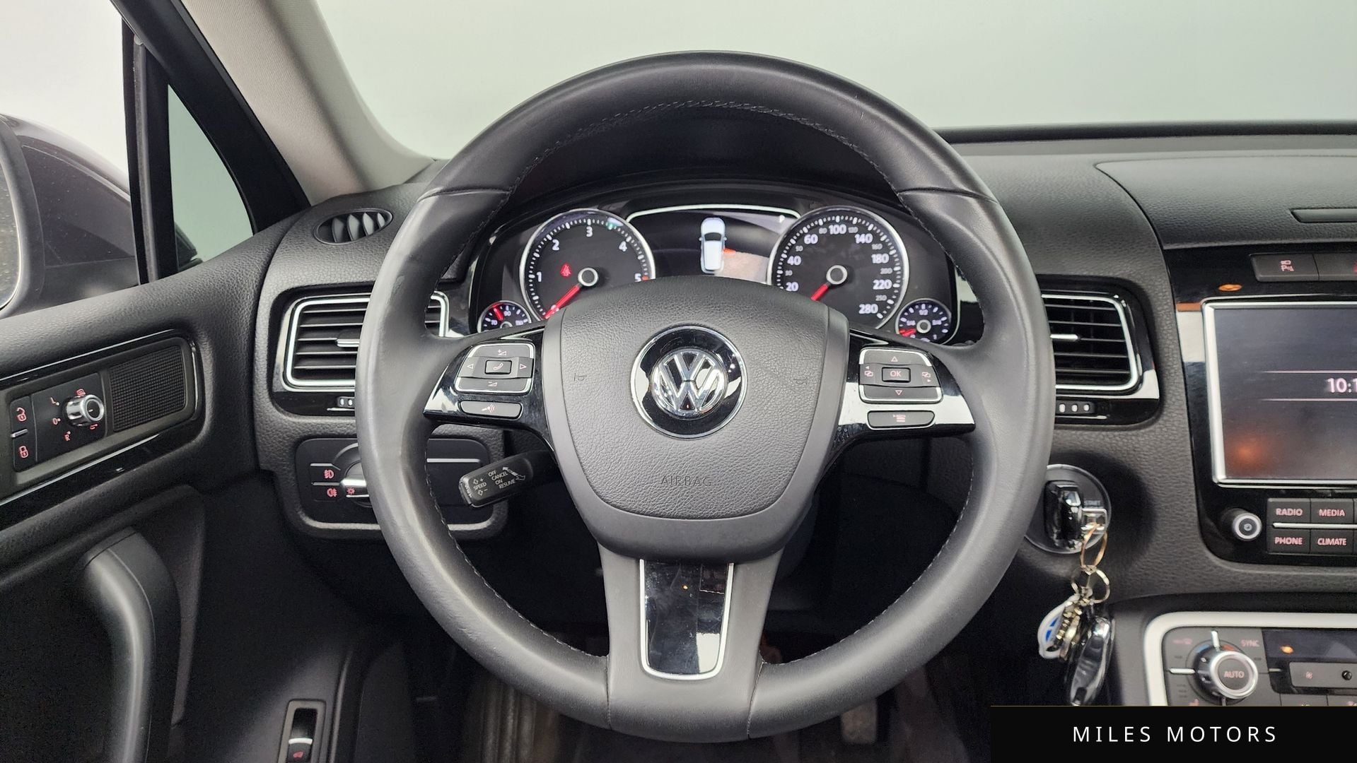 Volkswagen 투아렉 2013 — миниатюра 13