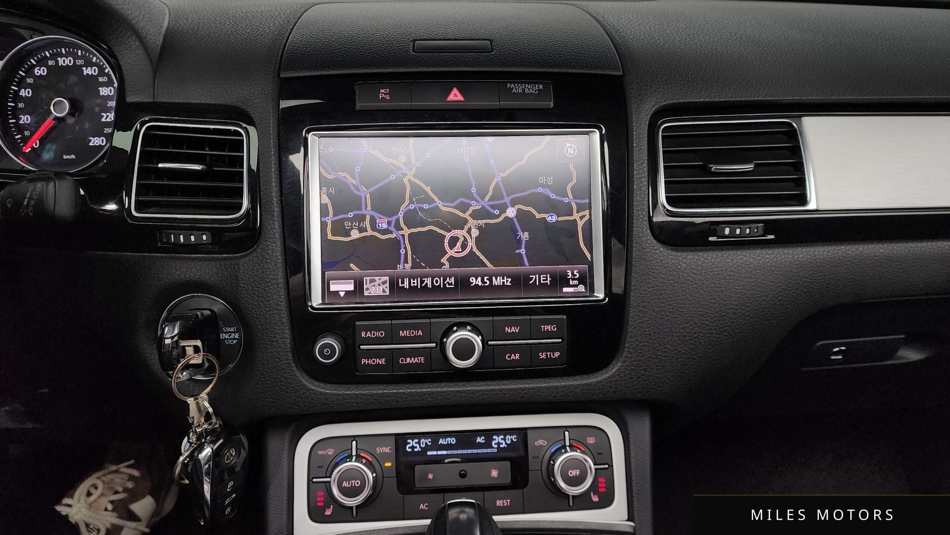 Volkswagen 투아렉 2013 — миниатюра 14