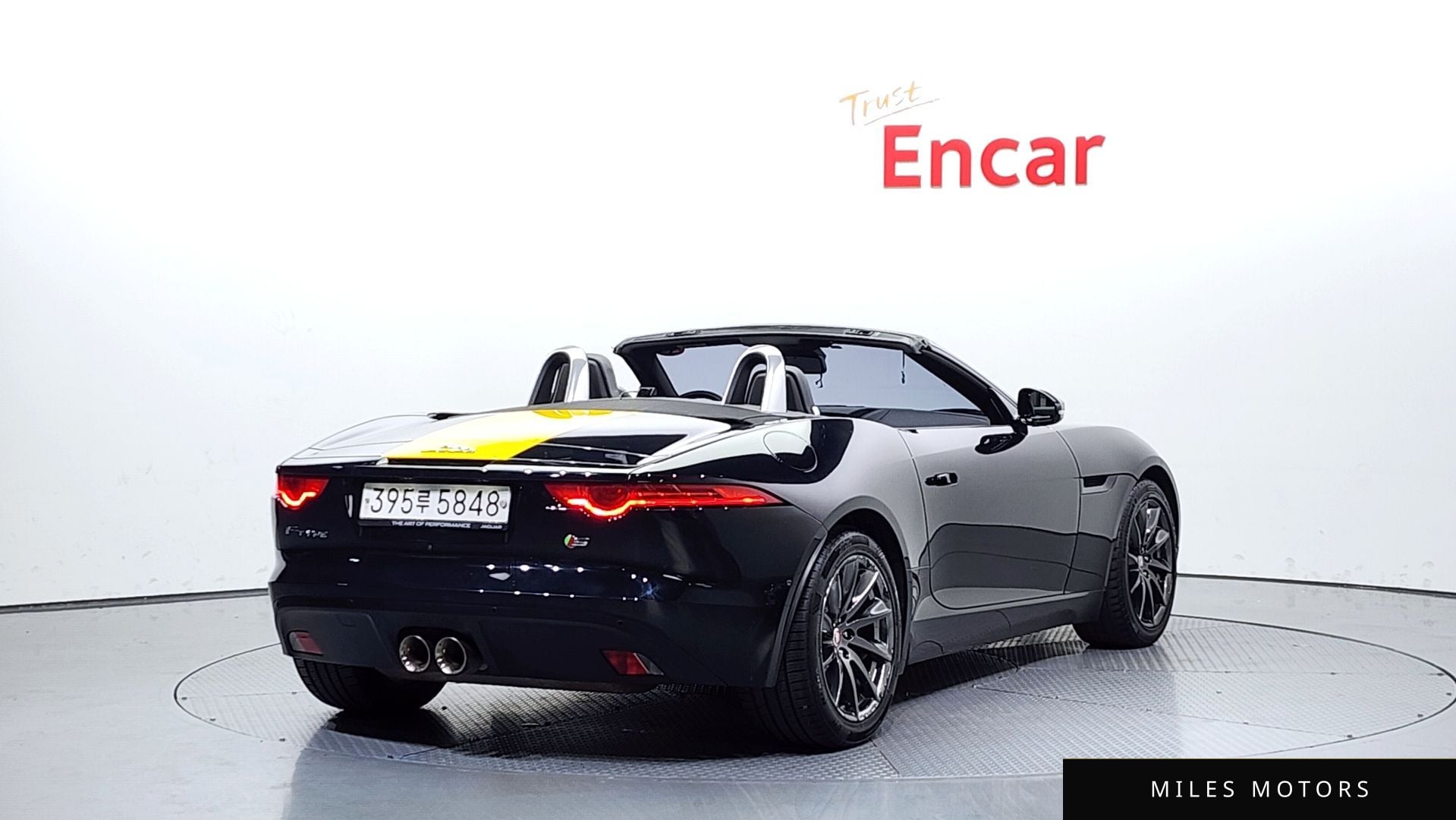 Jaguar F-TYPE 2017 — миниатюра 2
