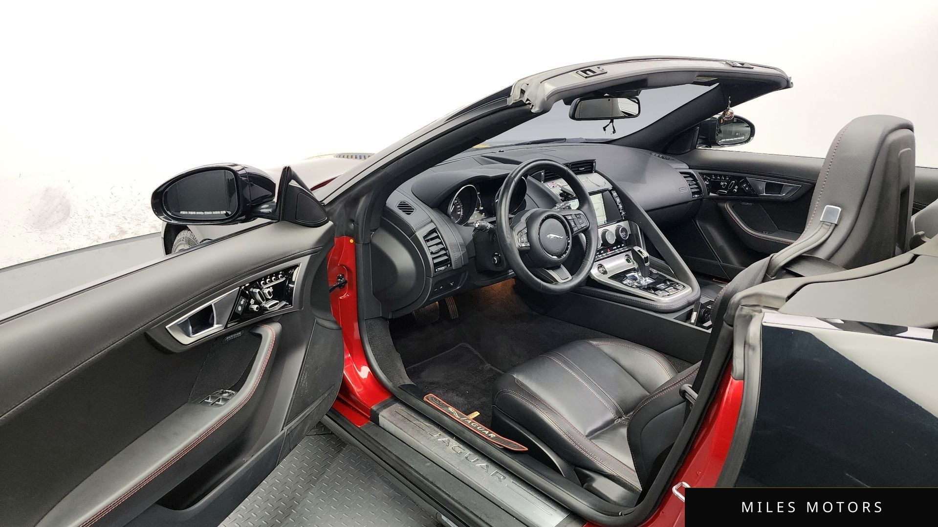 Jaguar F-TYPE 2017 — миниатюра 10