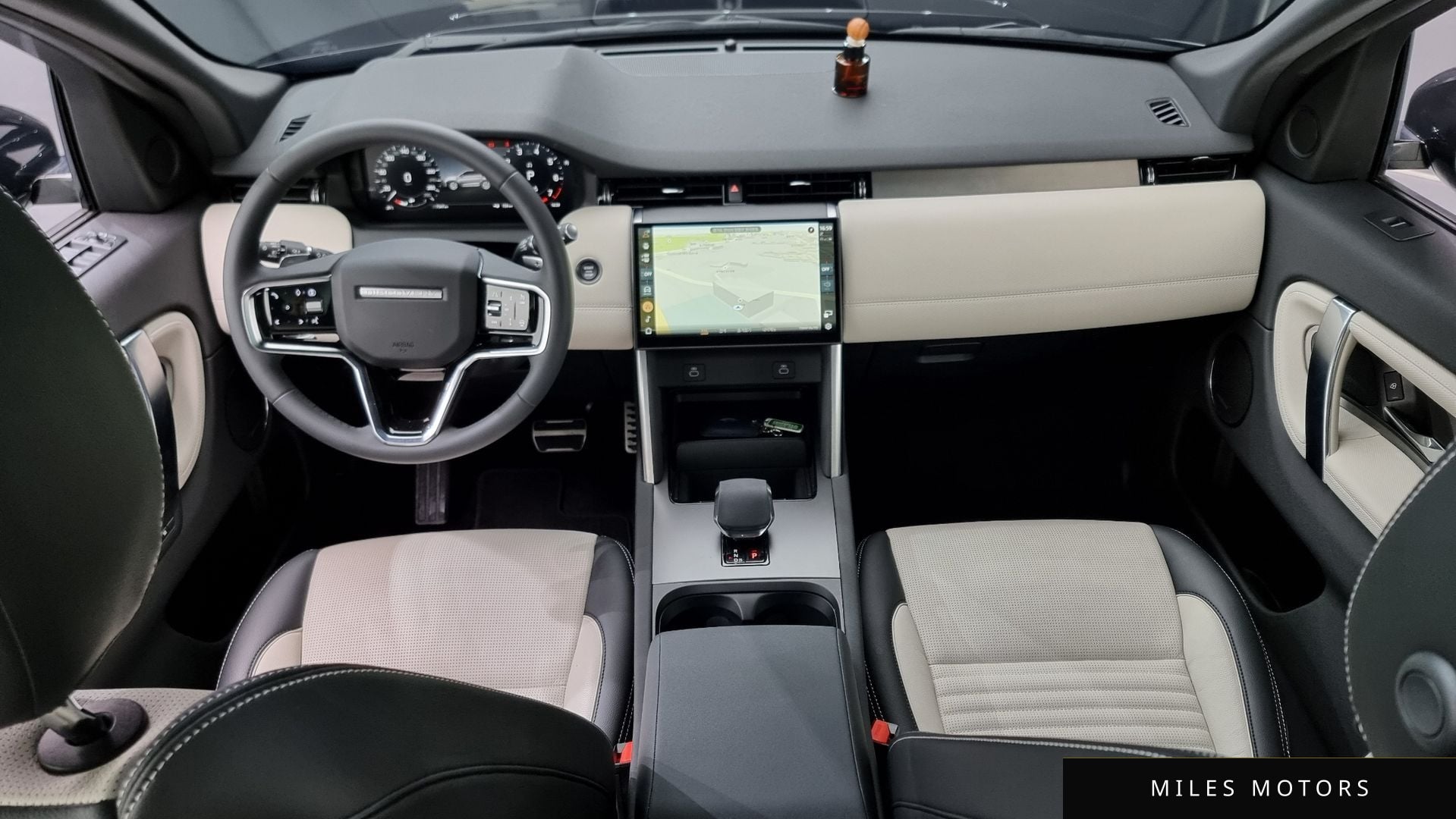 Land Rover Discovery Sport 2024 — миниатюра 7