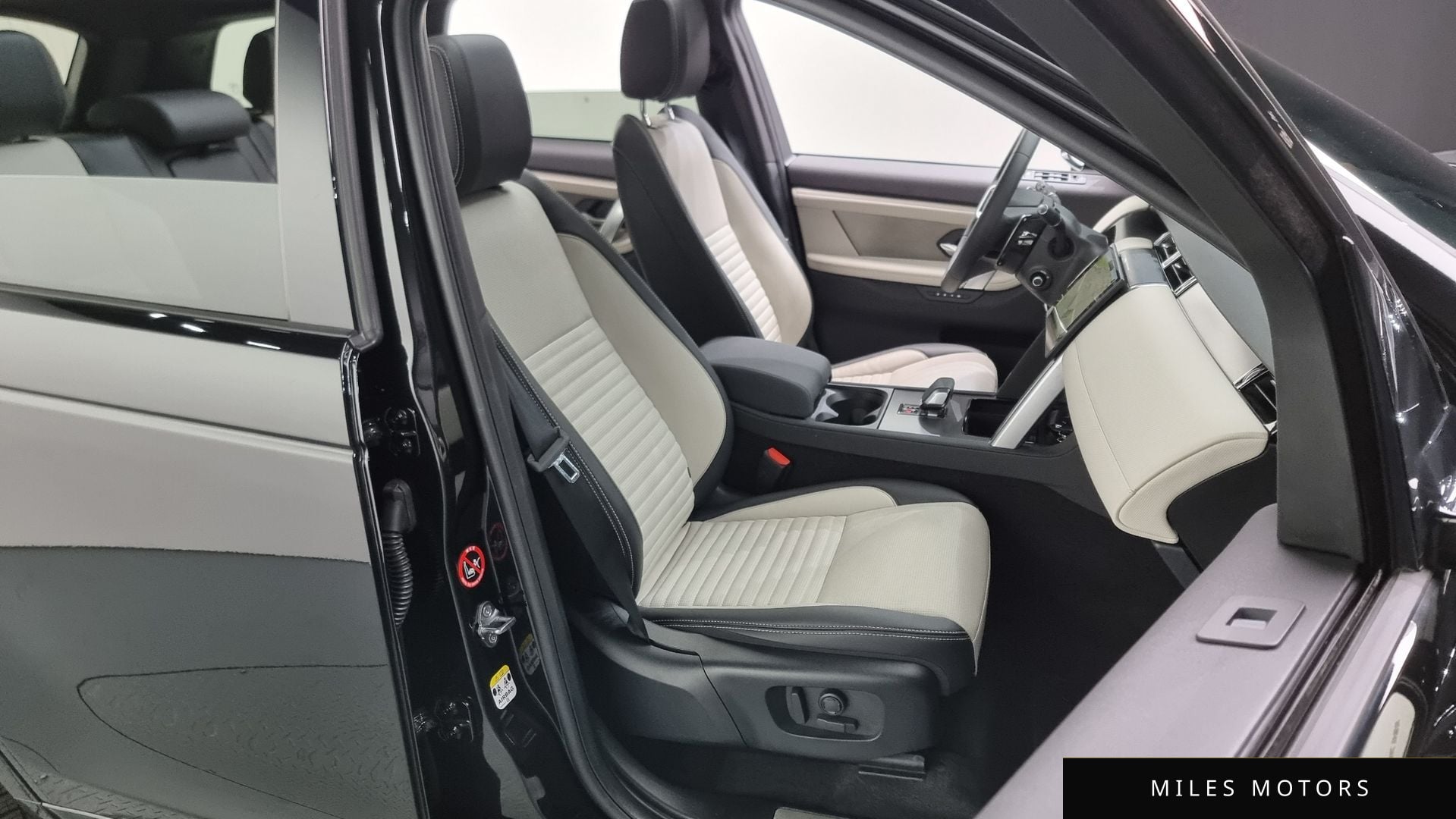 Land Rover Discovery Sport 2024 — миниатюра 10