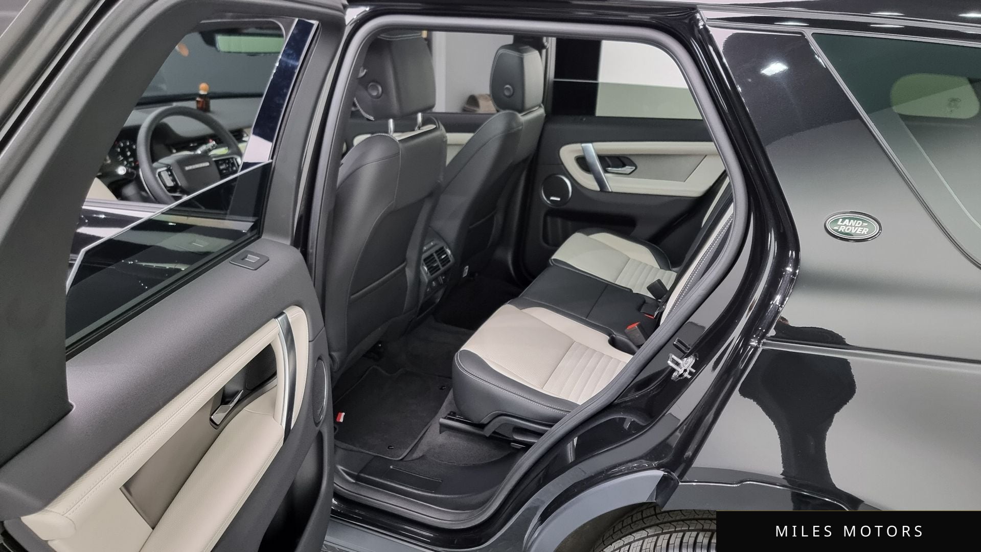 Land Rover Discovery Sport 2024 — миниатюра 12