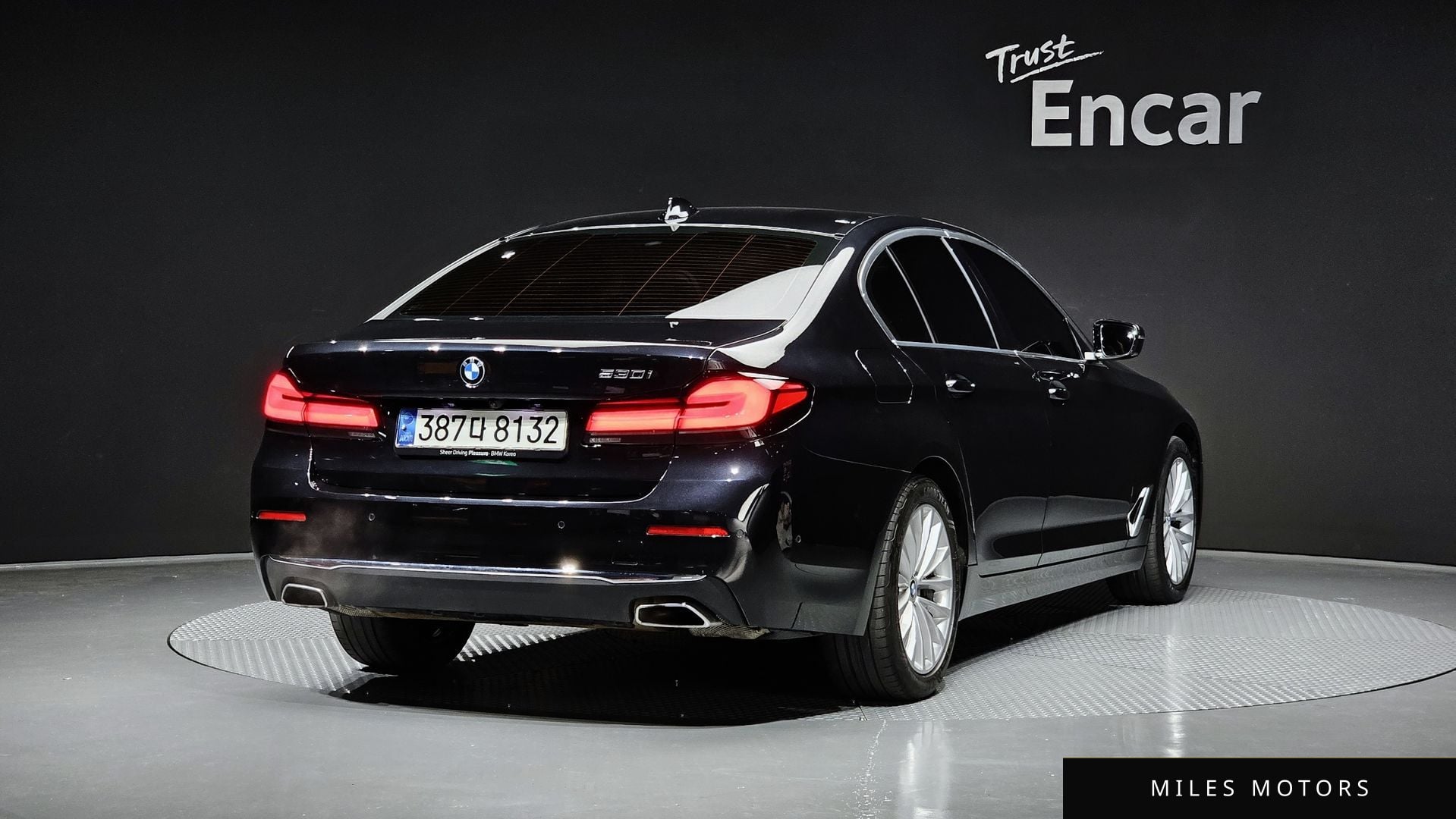 BMW 5 Series (G30) 2021 — миниатюра 2