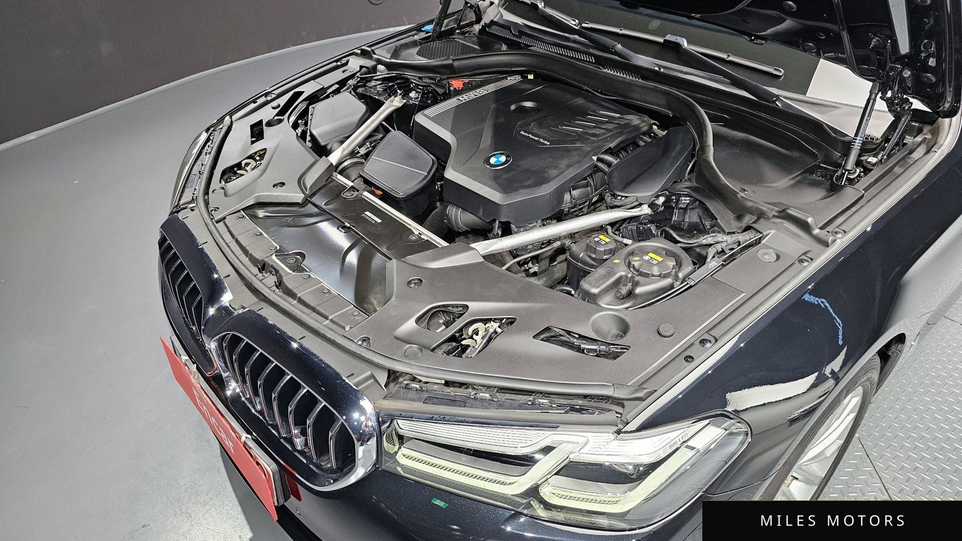 BMW 5 Series (G30) 2021 — миниатюра 6