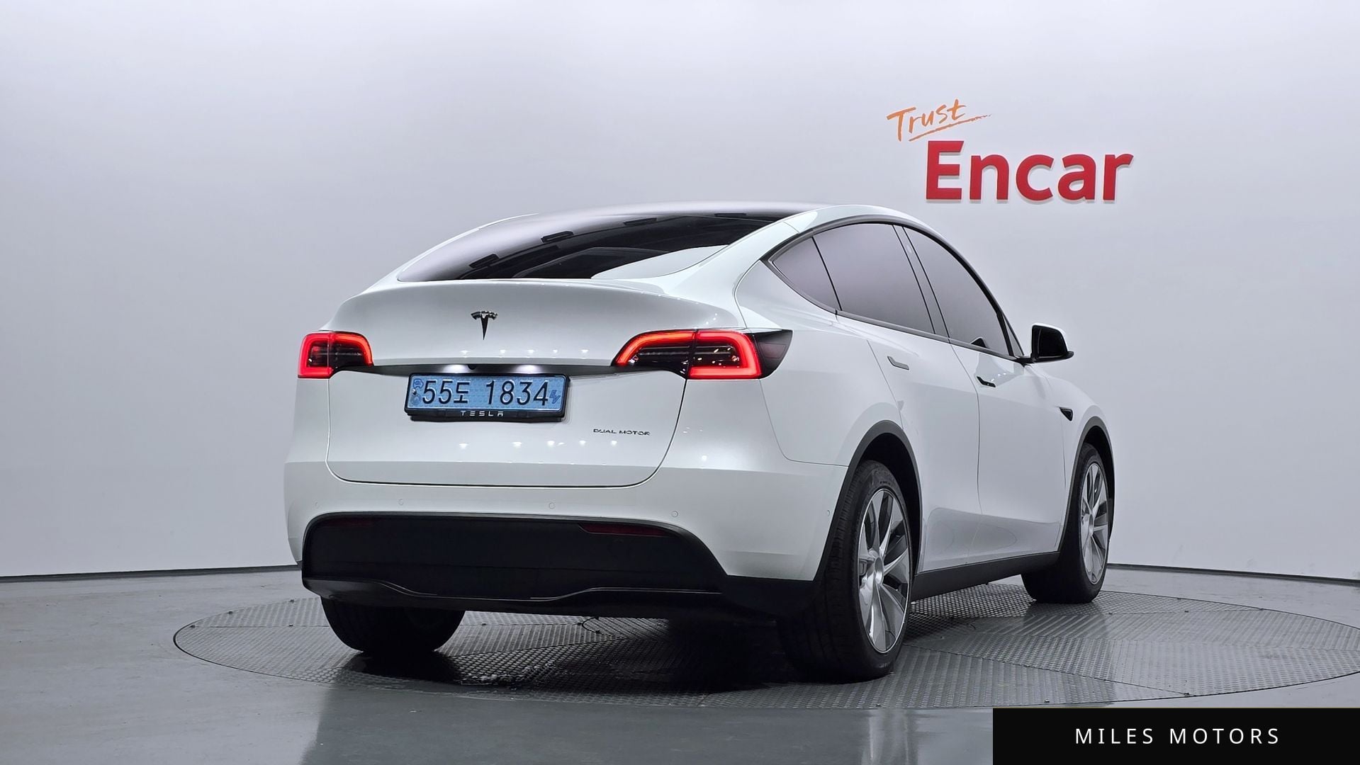 Tesla Model Y 2022 — миниатюра 2