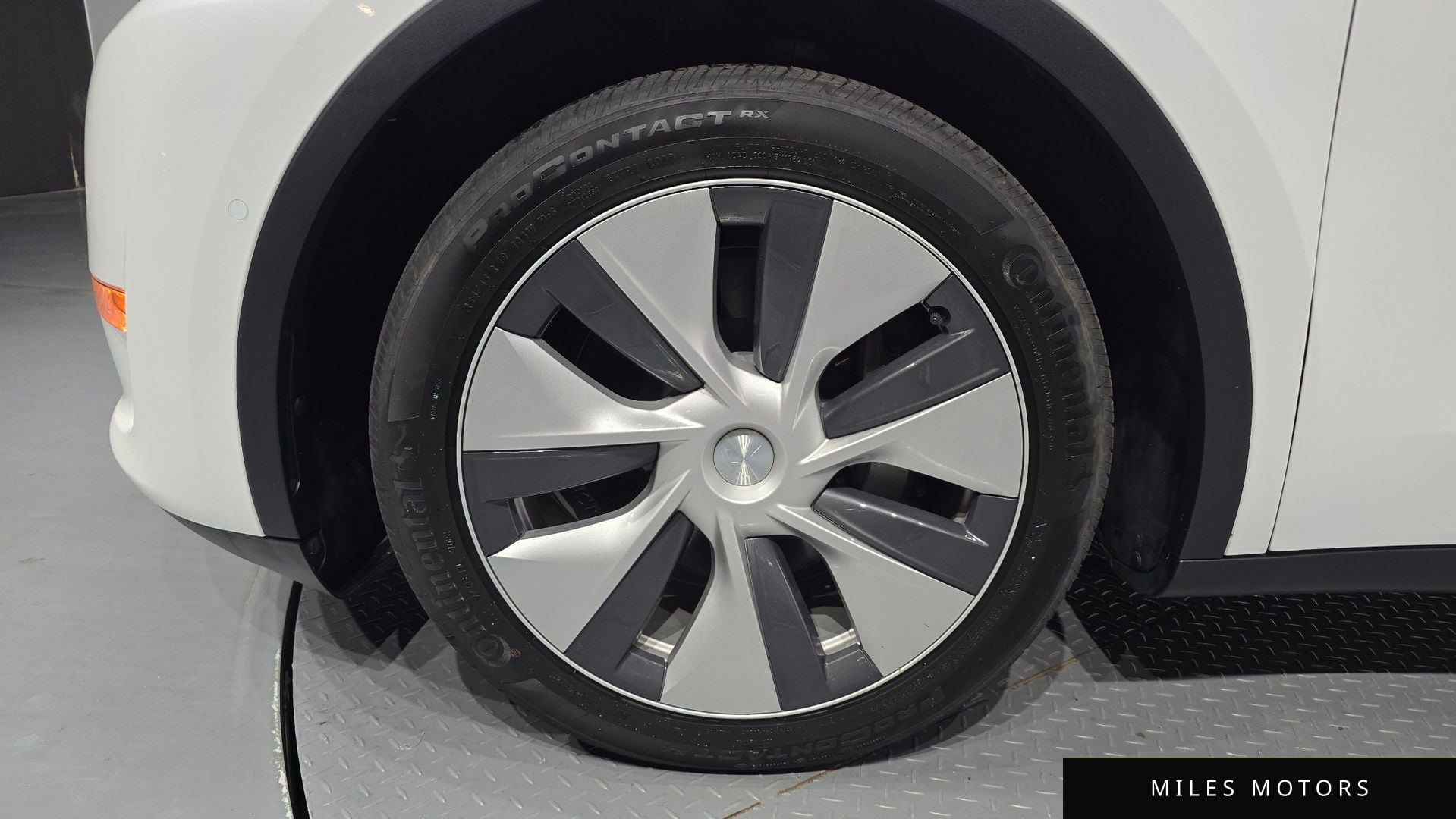 Tesla Model Y 2022 — миниатюра 5