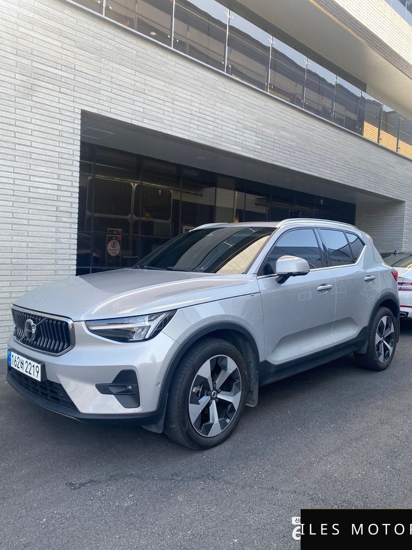Volvo XC40 2023 — миниатюра 2