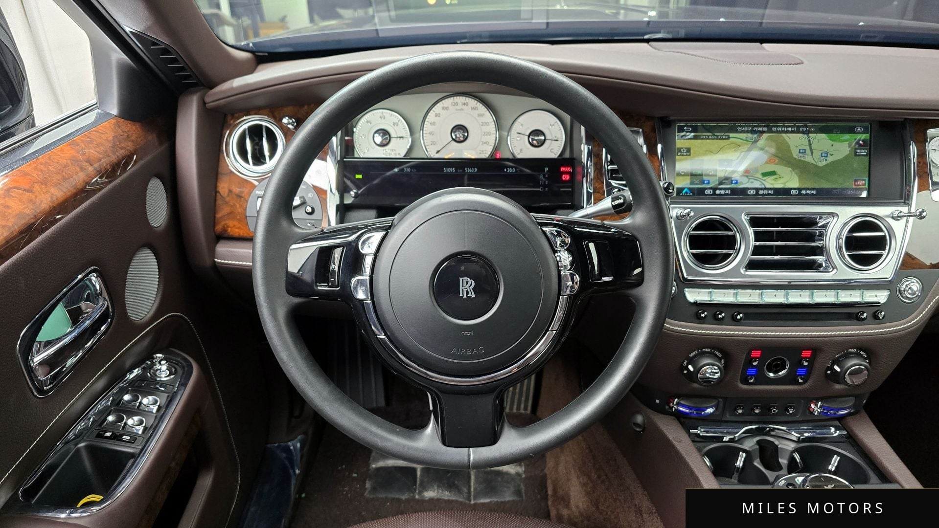 Rolls-Royce 고스트 2020 — миниатюра 13