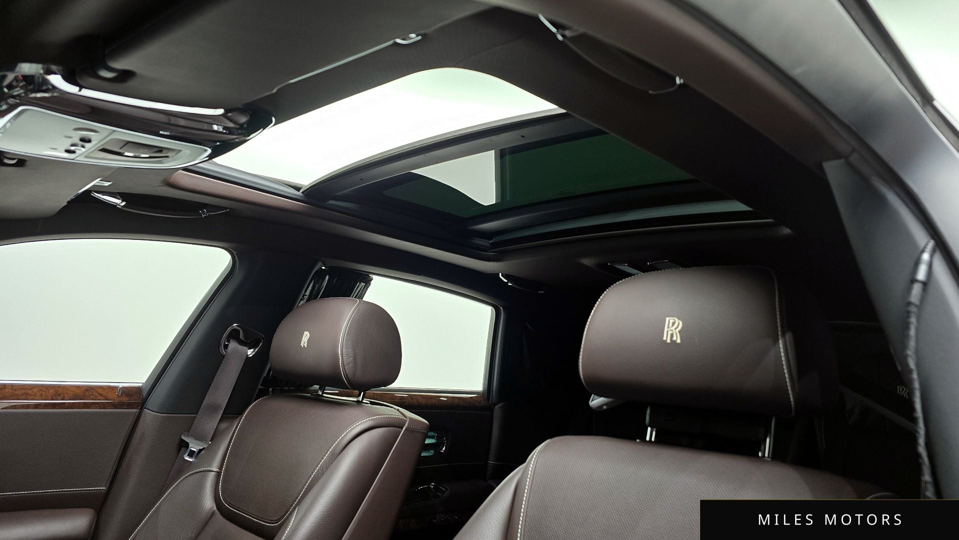 Rolls-Royce 고스트 2020 — миниатюра 18