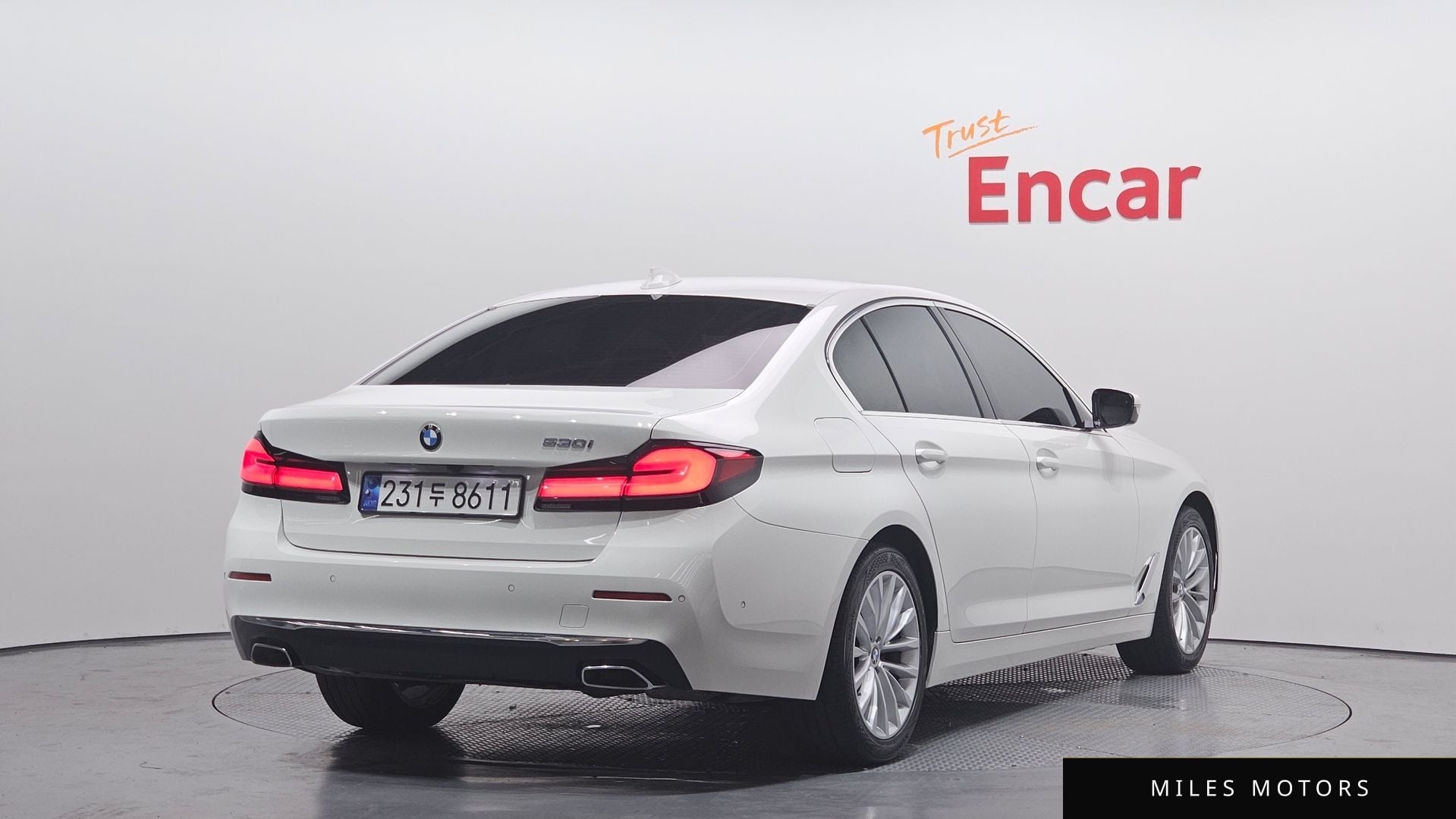 BMW 5 Series (G30) 2021 — миниатюра 2
