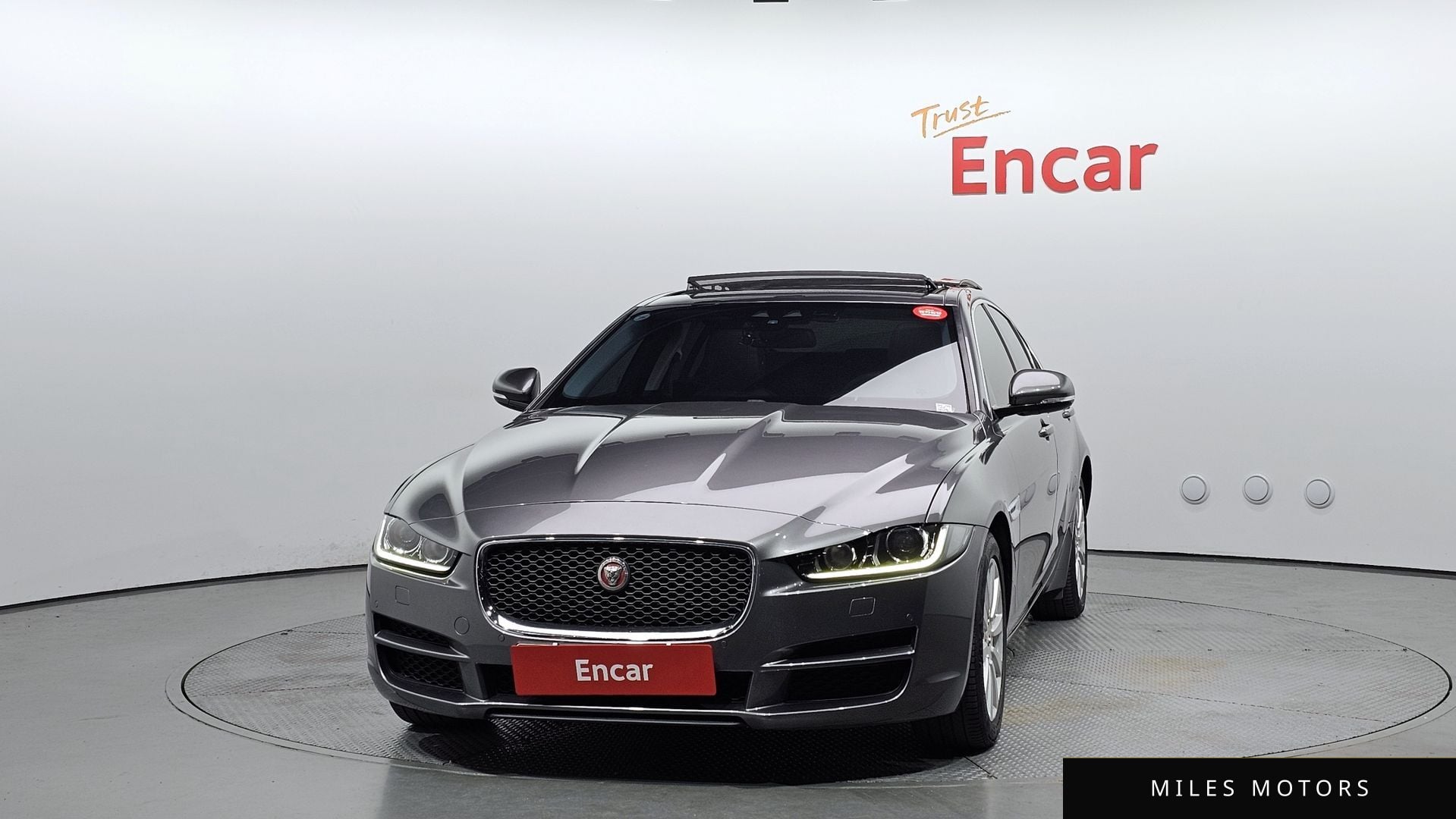 Jaguar XE 2016 — миниатюра 3