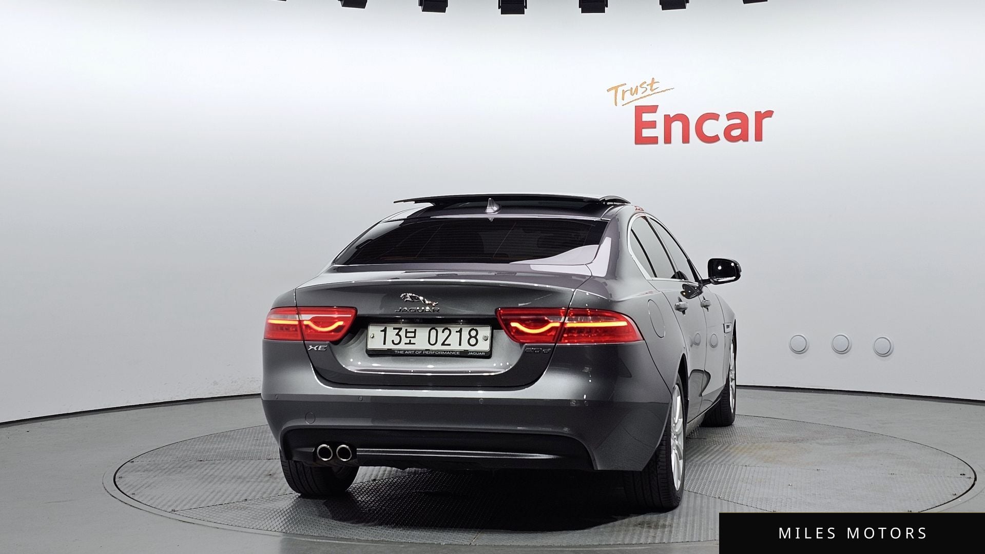 Jaguar XE 2016 — миниатюра 4