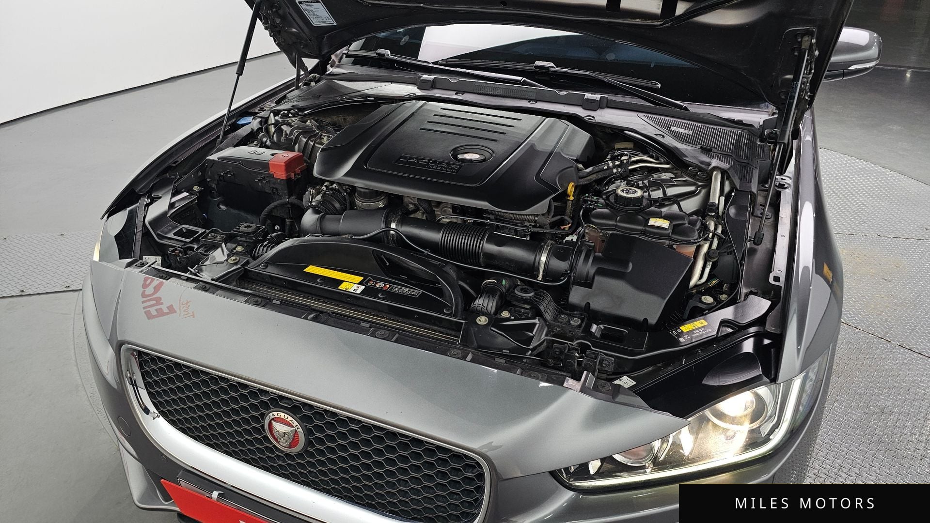 Jaguar XE 2016 — миниатюра 6