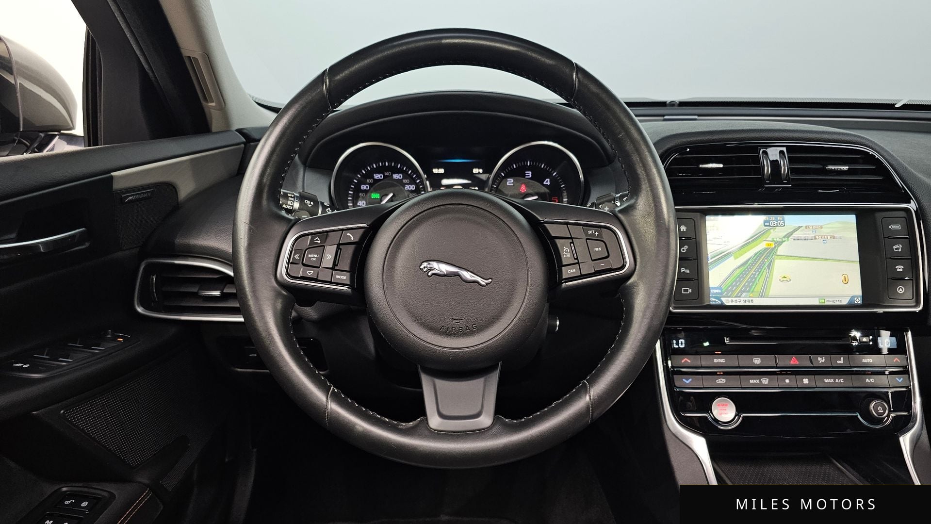 Jaguar XE 2016 — миниатюра 13