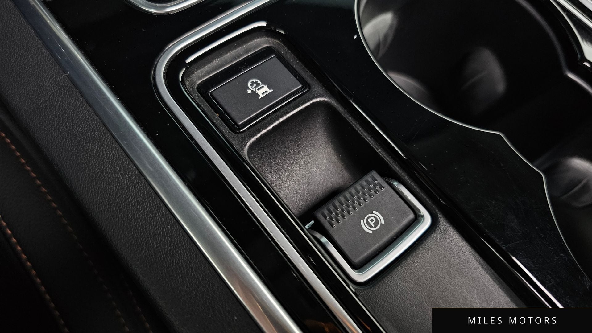 Jaguar XE 2016 — миниатюра 20