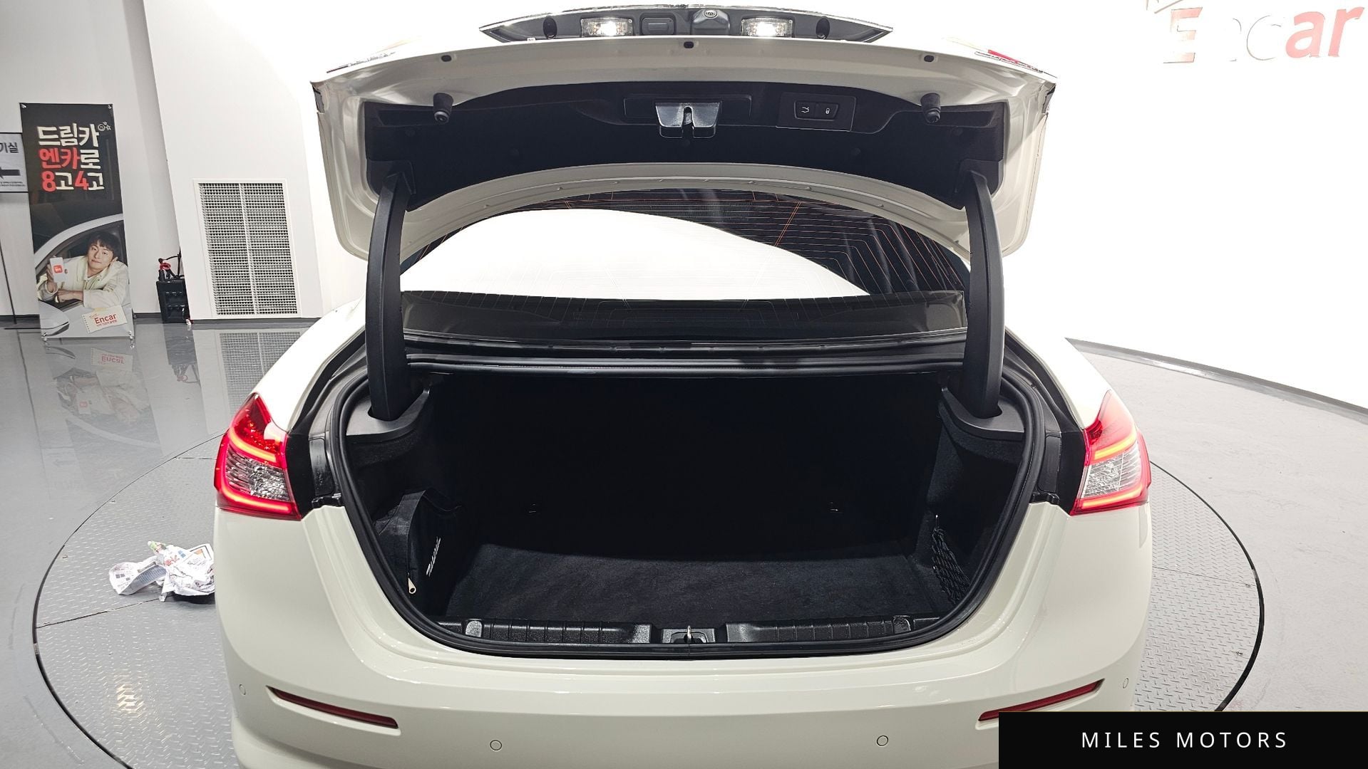 Maserati 기블리 2018 — миниатюра 20