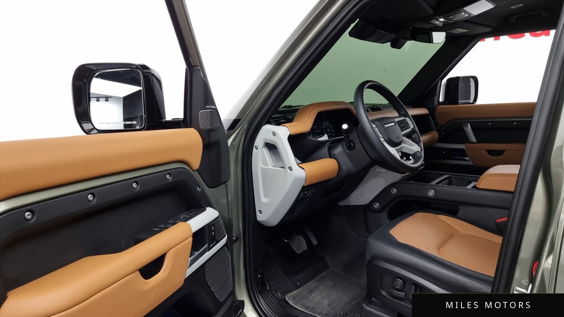 Land Rover Defender 2024 — миниатюра 10