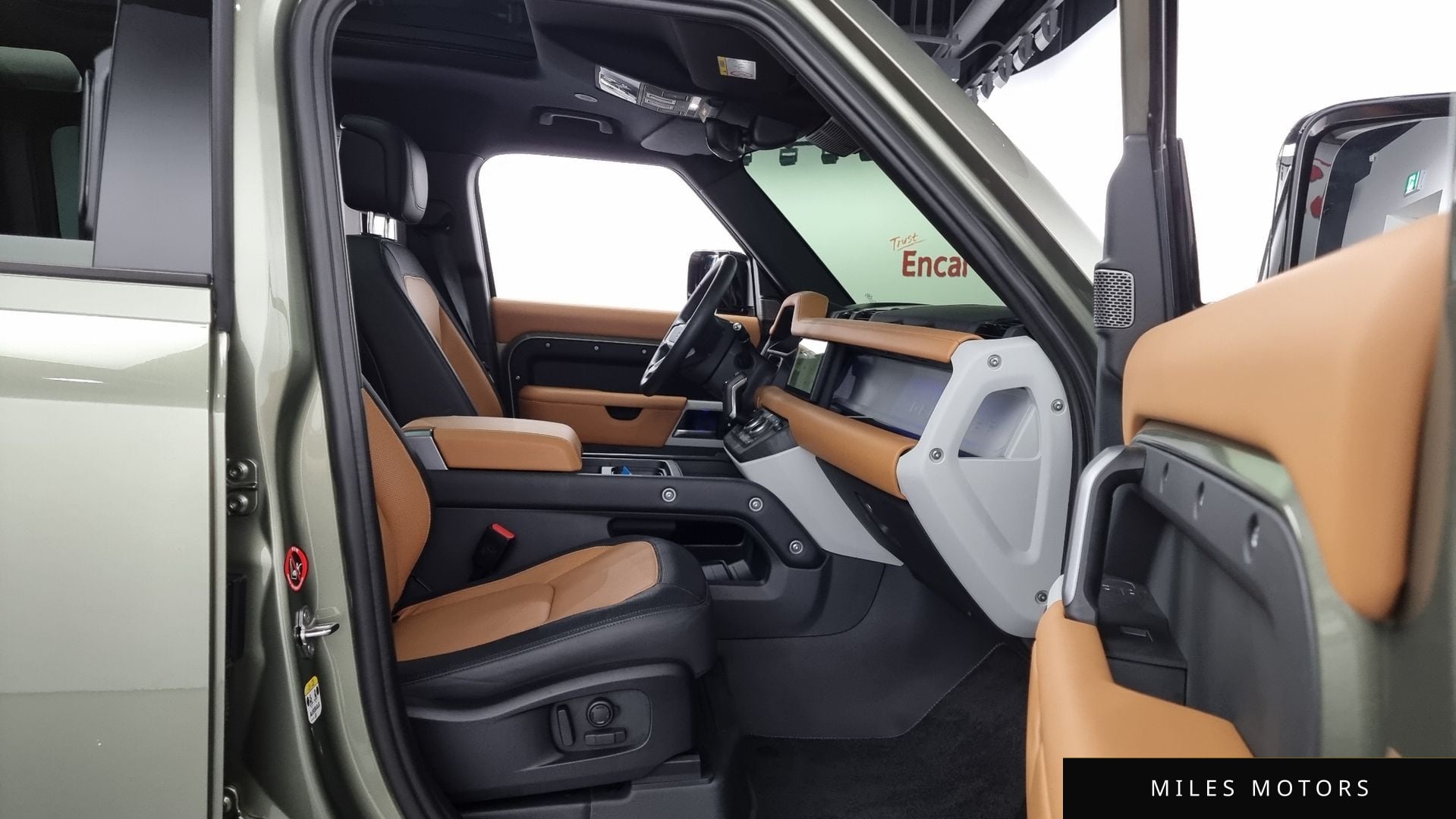 Land Rover Defender 2024 — миниатюра 11