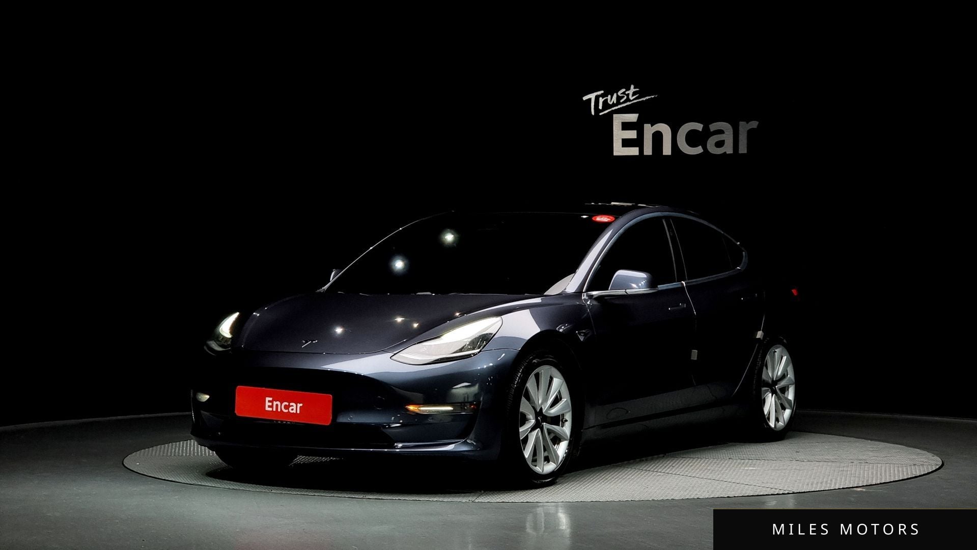 Tesla Model 3 2020 — фото 1 из 12