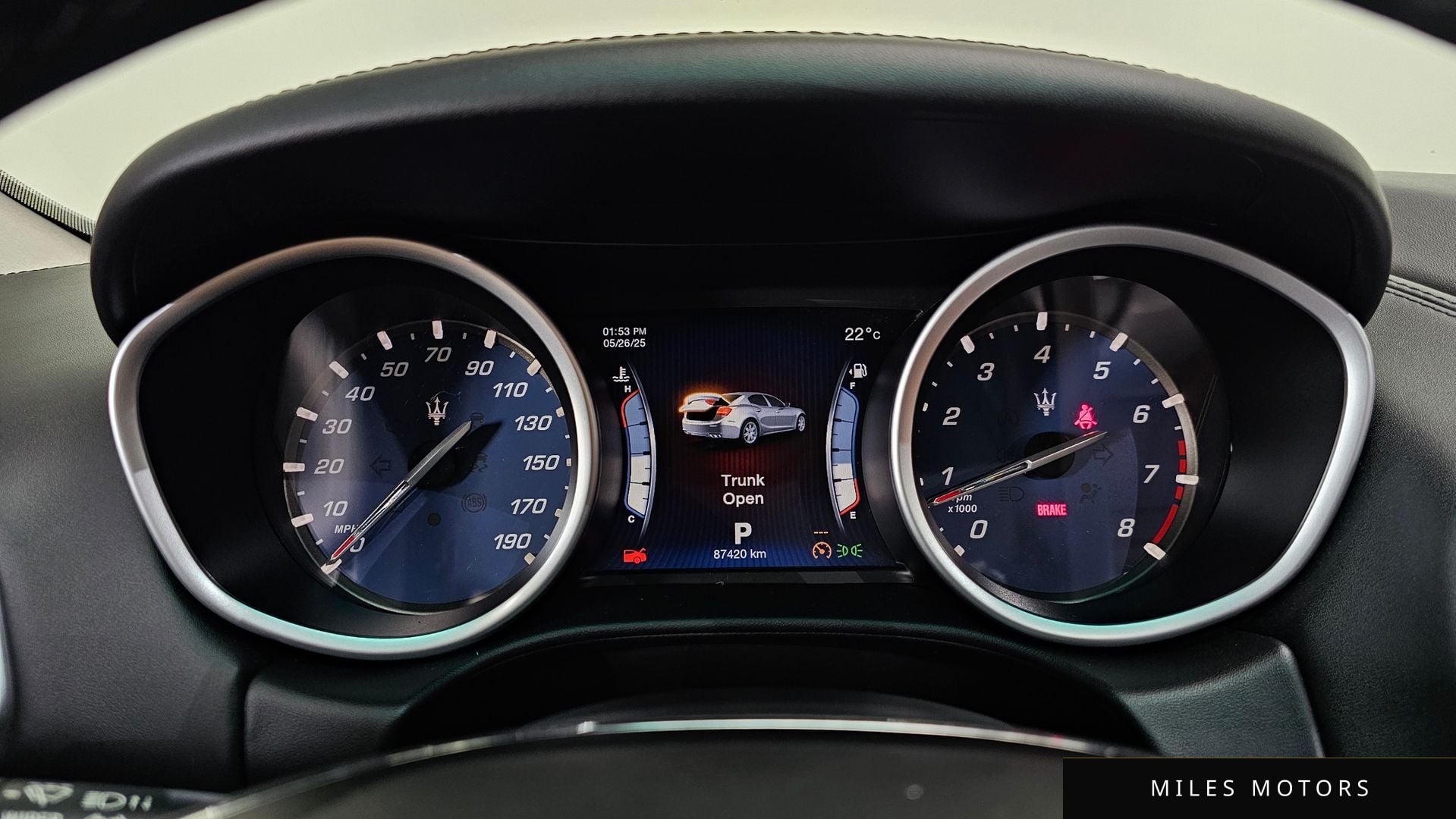 Maserati 기블리 2015 — миниатюра 8