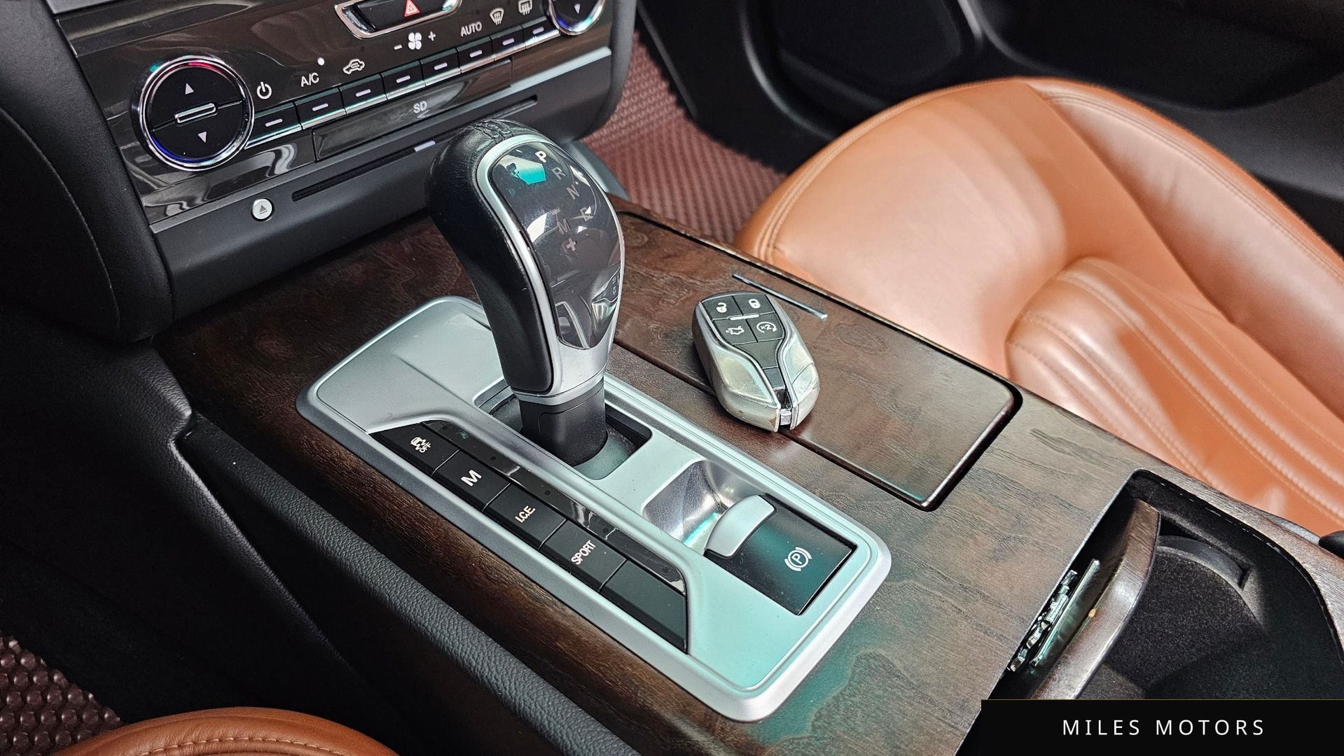 Maserati 기블리 2015 — миниатюра 9