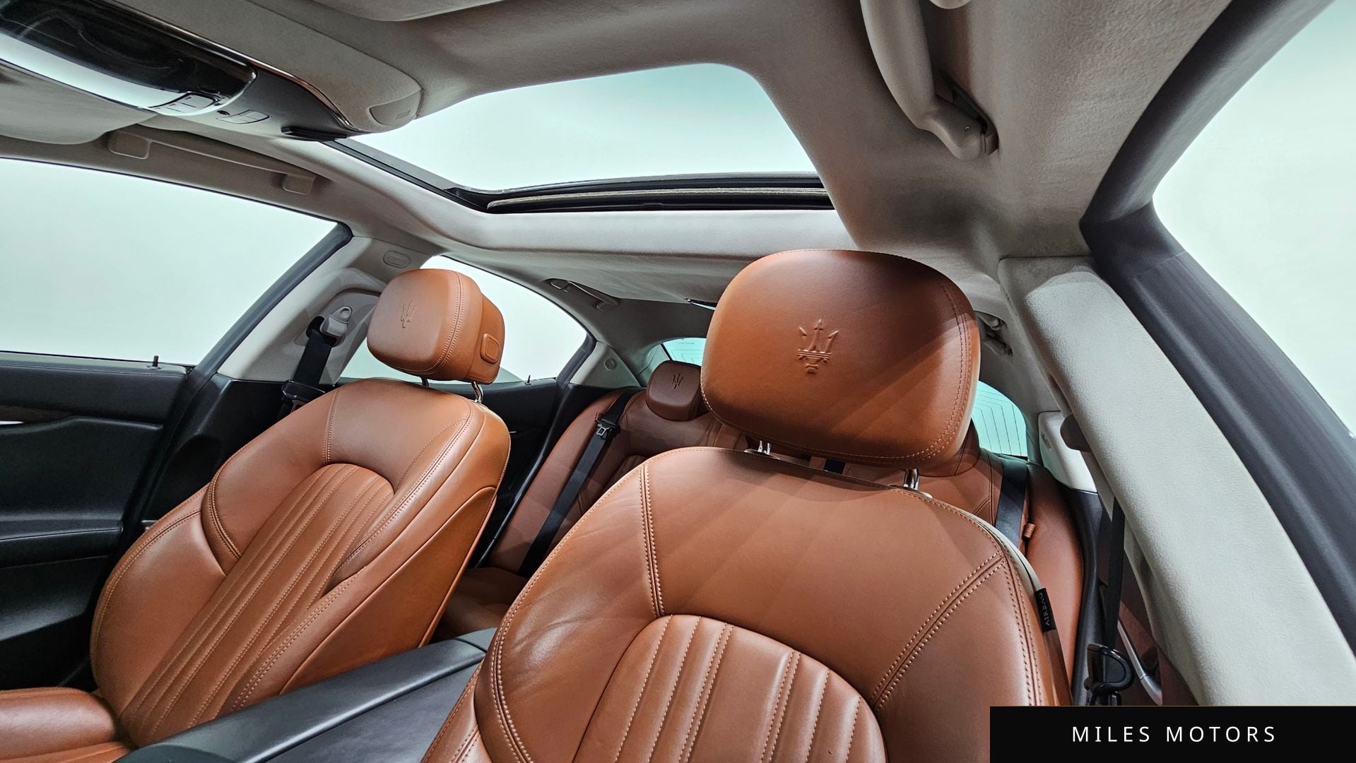 Maserati 기블리 2015 — миниатюра 11