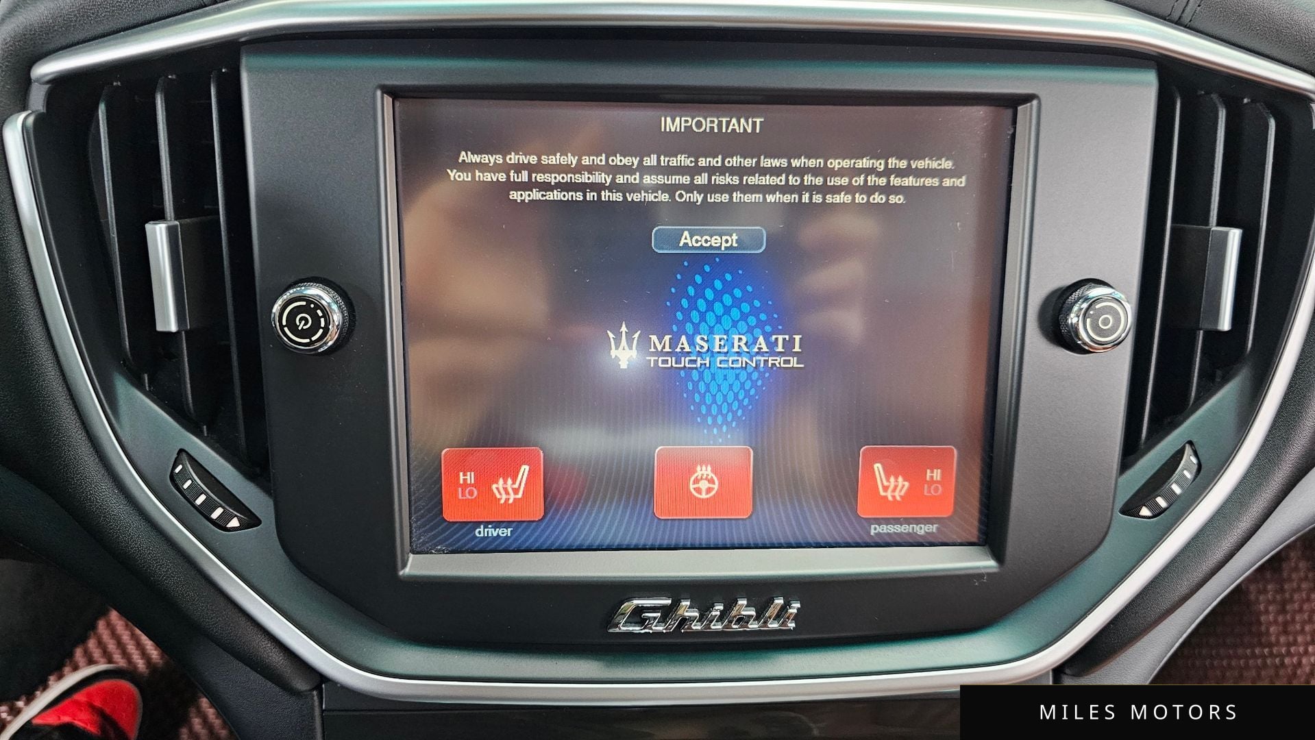 Maserati 기블리 2015 — миниатюра 17