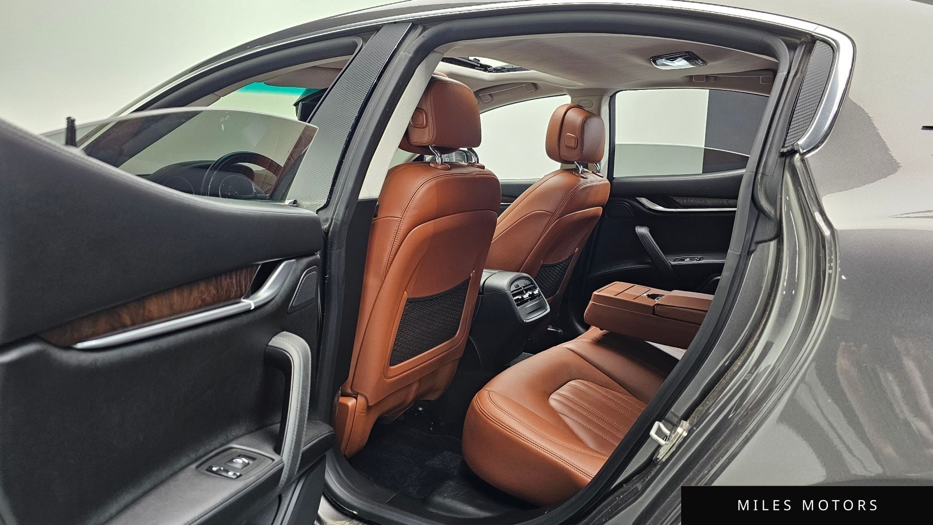 Maserati 기블리 2015 — миниатюра 18