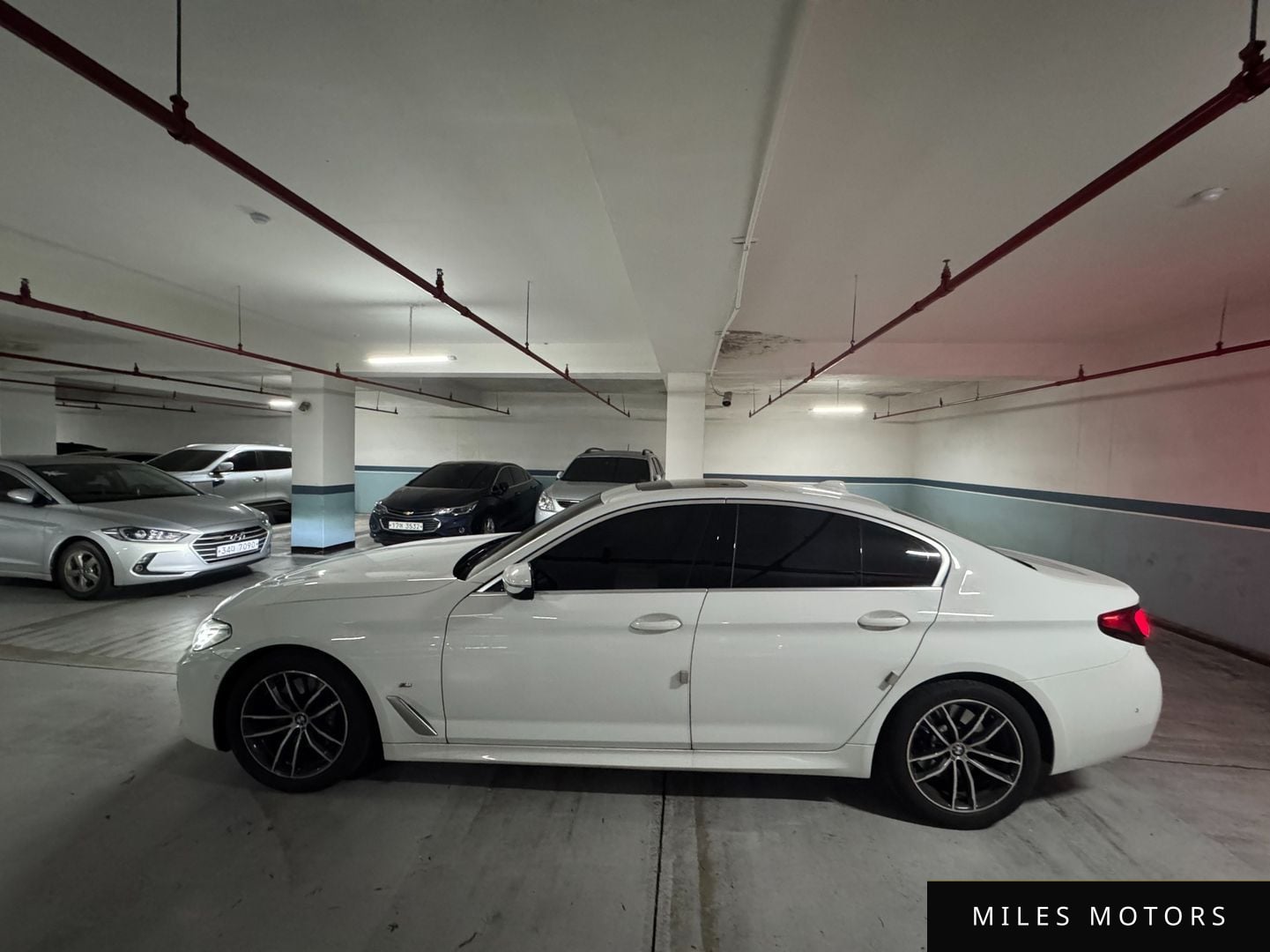 BMW 5 Series (G30) 2023 — миниатюра 4