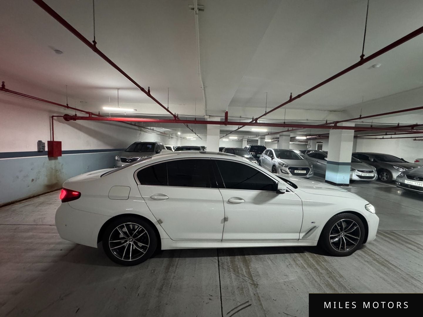 BMW 5 Series (G30) 2023 — миниатюра 5
