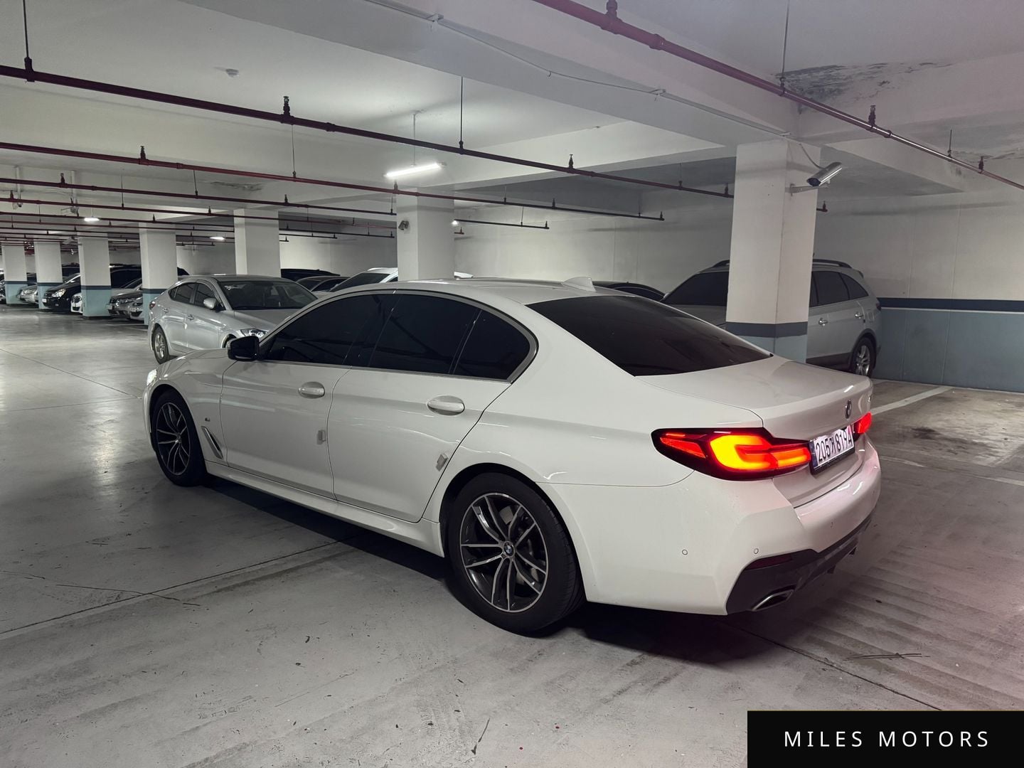 BMW 5 Series (G30) 2023 — миниатюра 6