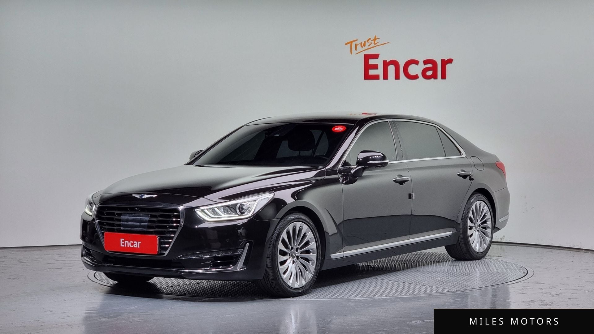 Genesis EQ900 2018 — фото 1 из 12