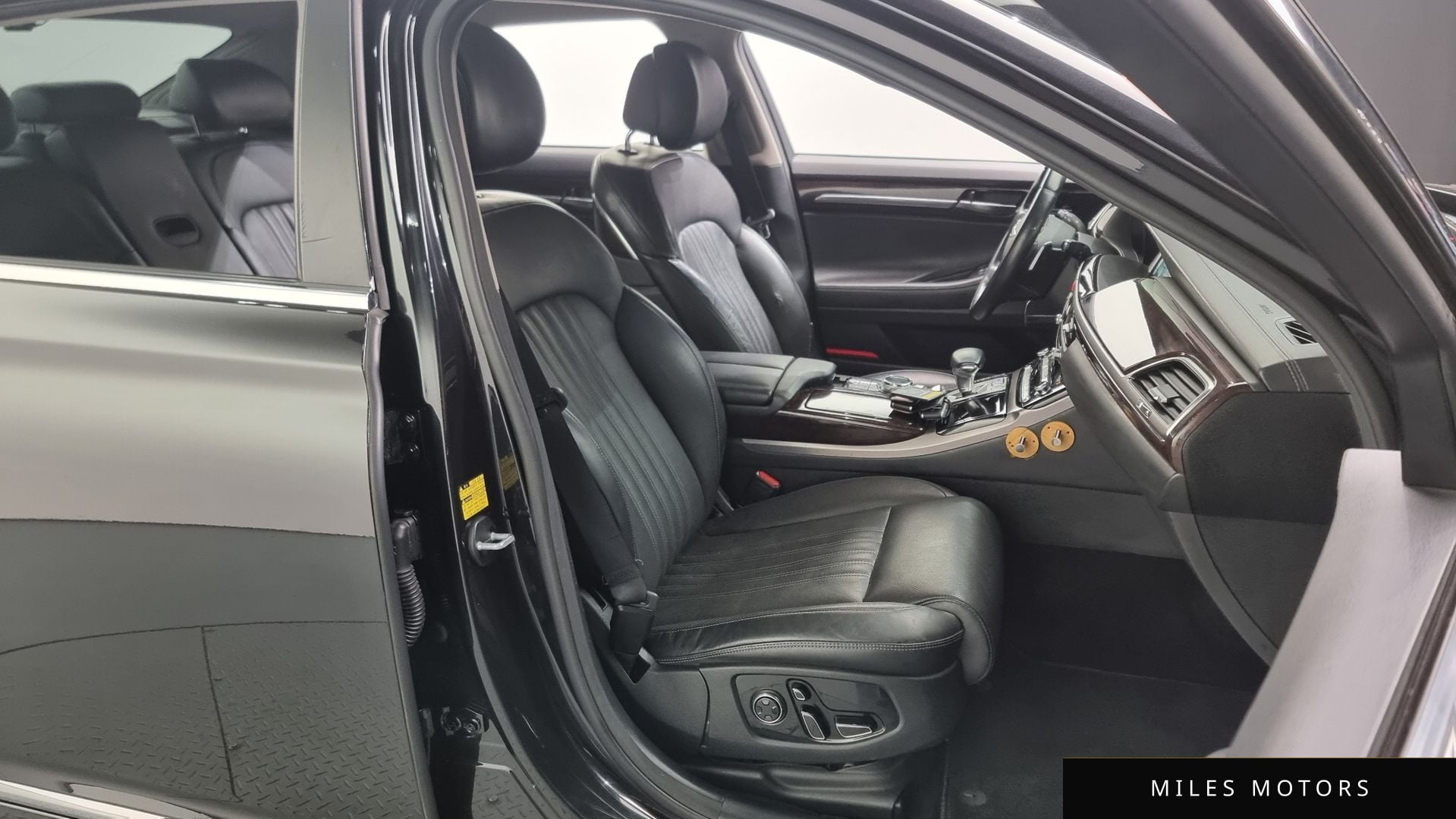 Genesis EQ900 2018 — миниатюра 12