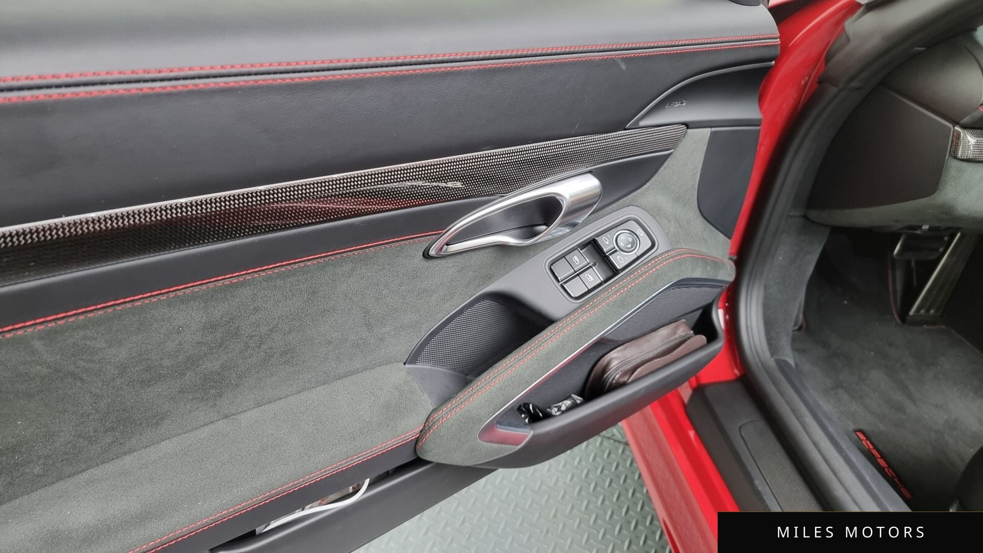 Porsche 718 박스터 2024 — миниатюра 18