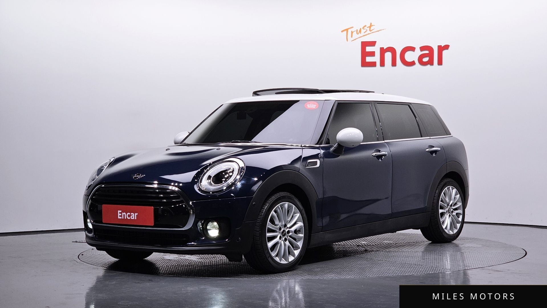 MINI Clubman 2019 — фото 1 из 12