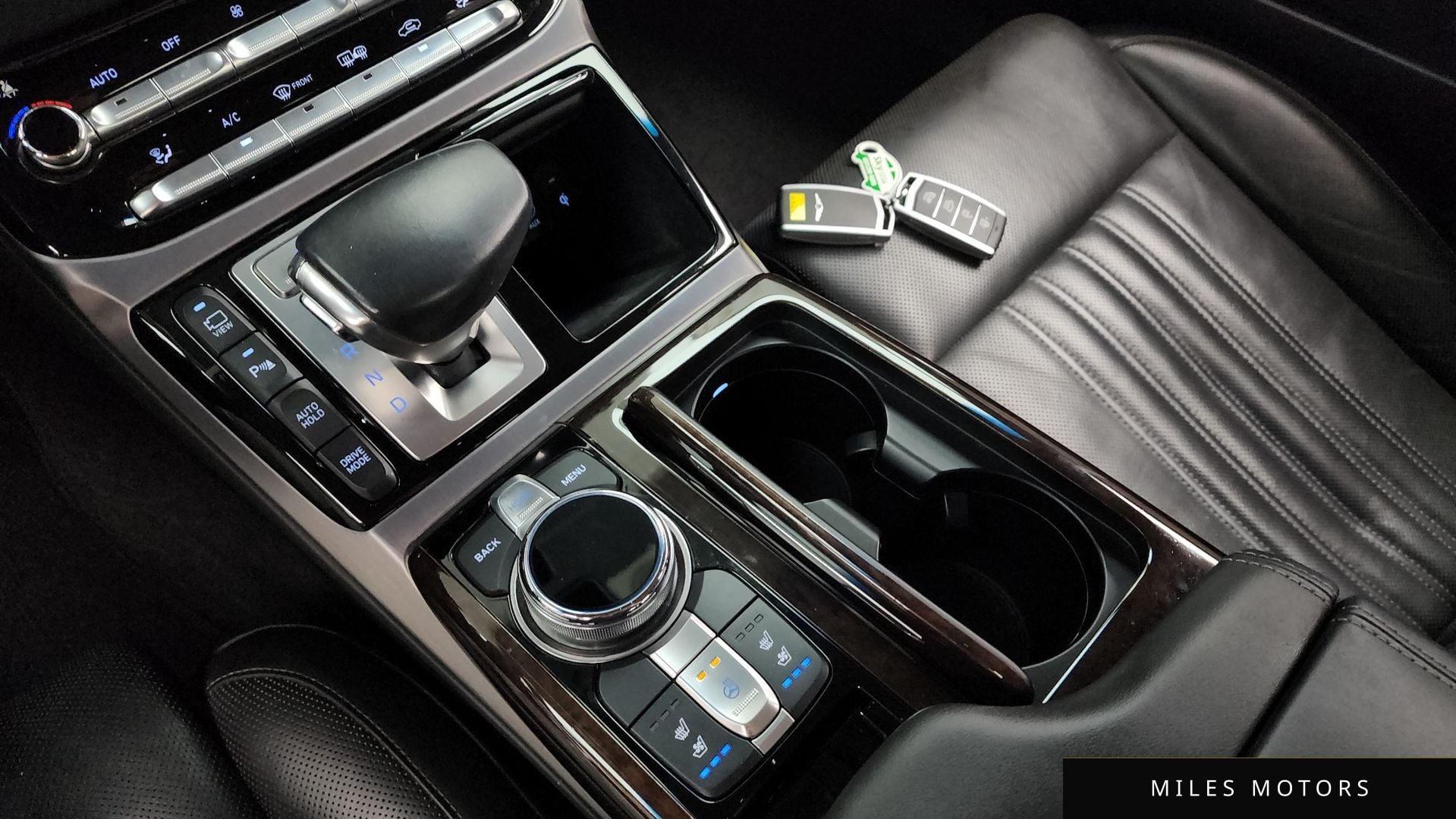 Genesis EQ900 2016 — миниатюра 9